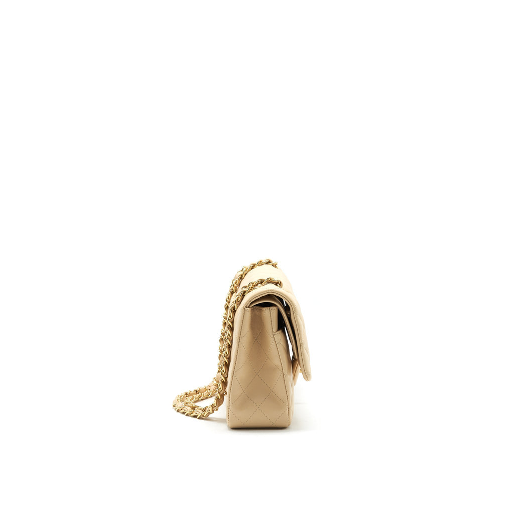 chanel-medium-beige-in-lambskin-ghw