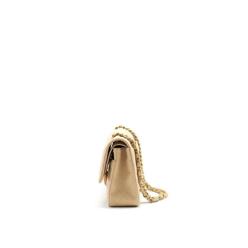 chanel-medium-beige-in-lambskin-ghw