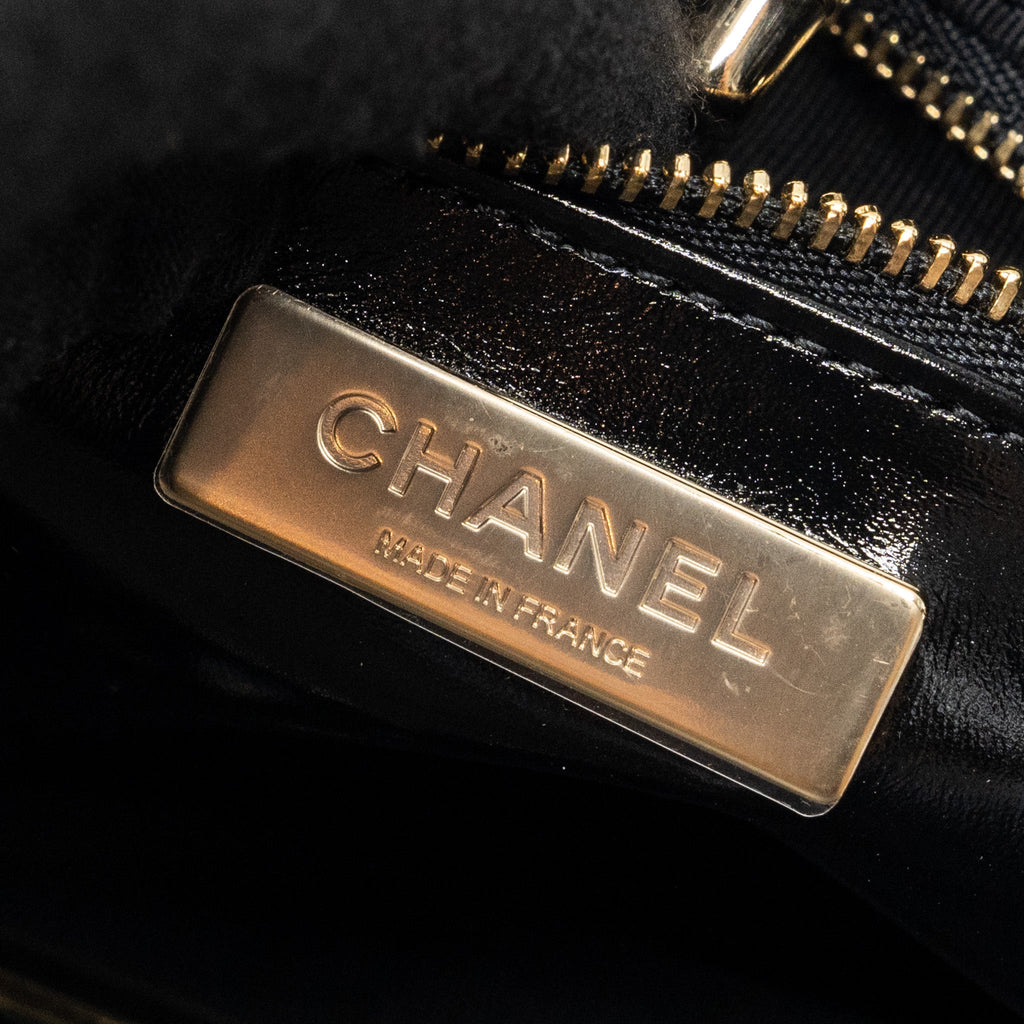 chanel-24c-mini-31-bag-shiny-calfskin-black-lghw-microchip