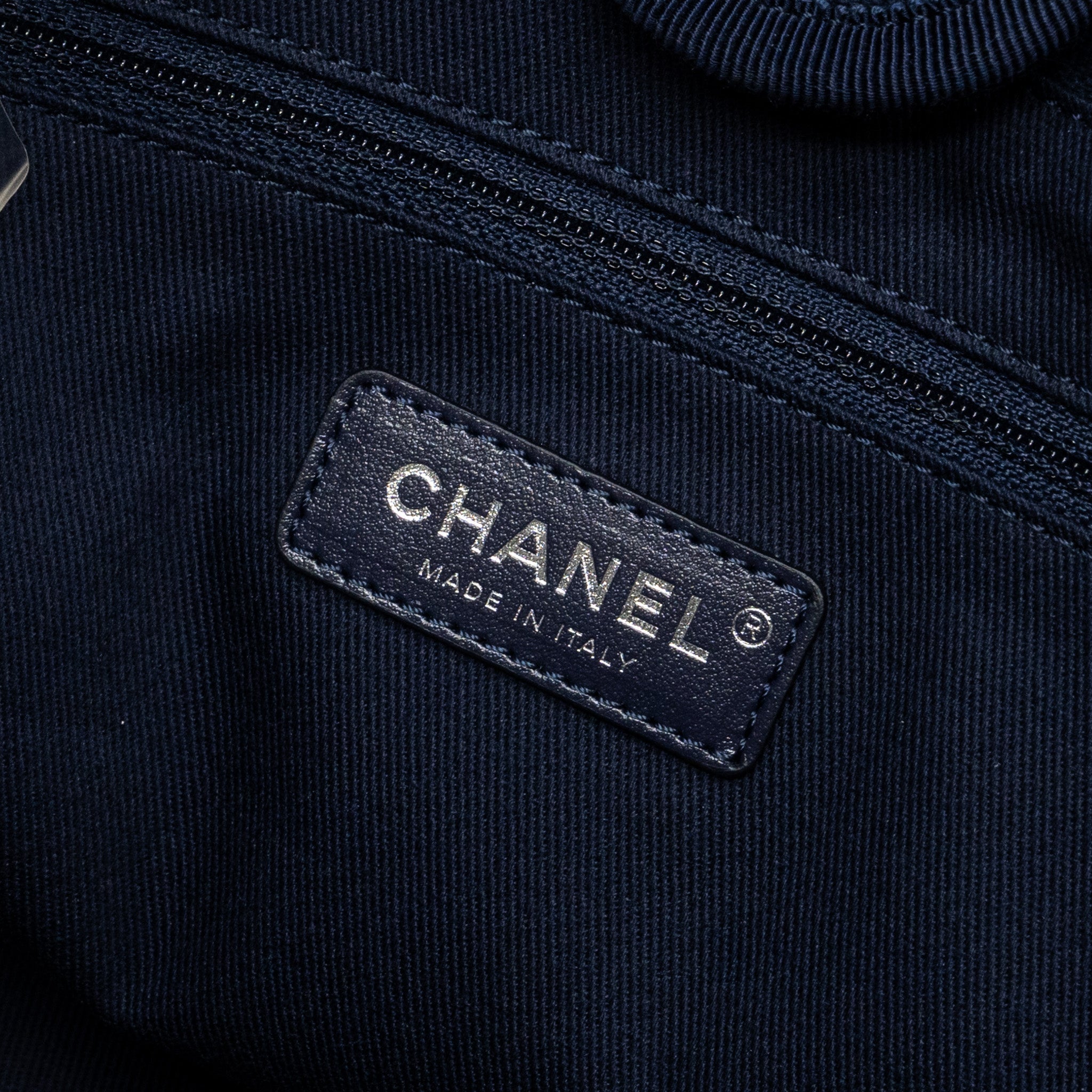 chanel-deauville-tote-bag-canvas-navy-shw-microchip