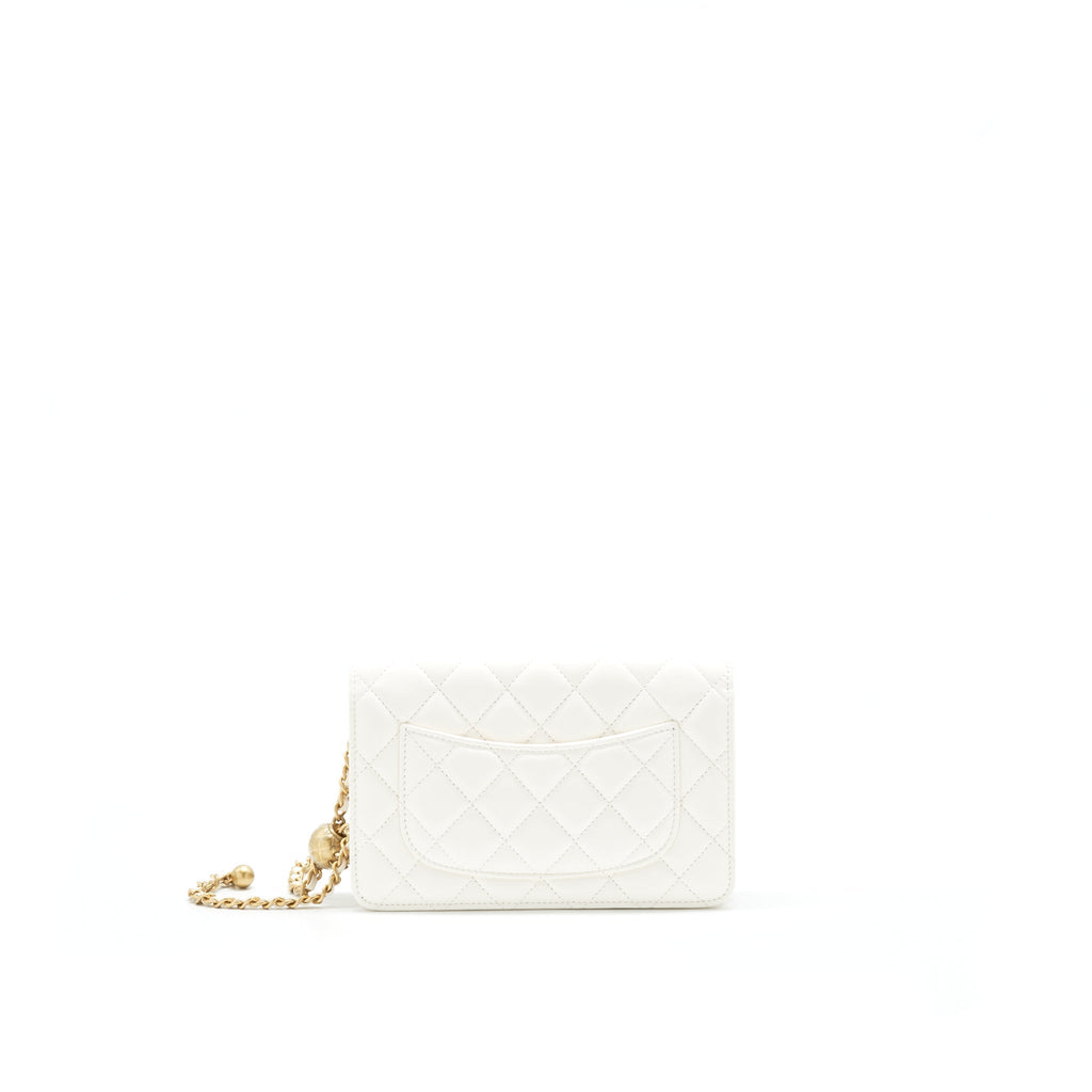 chanel-pearl-crush-wallet-on-chain-white-ghw