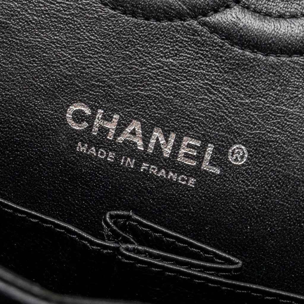 chanel-medium-classic-double-flap-bag-caviar-black-shw-8