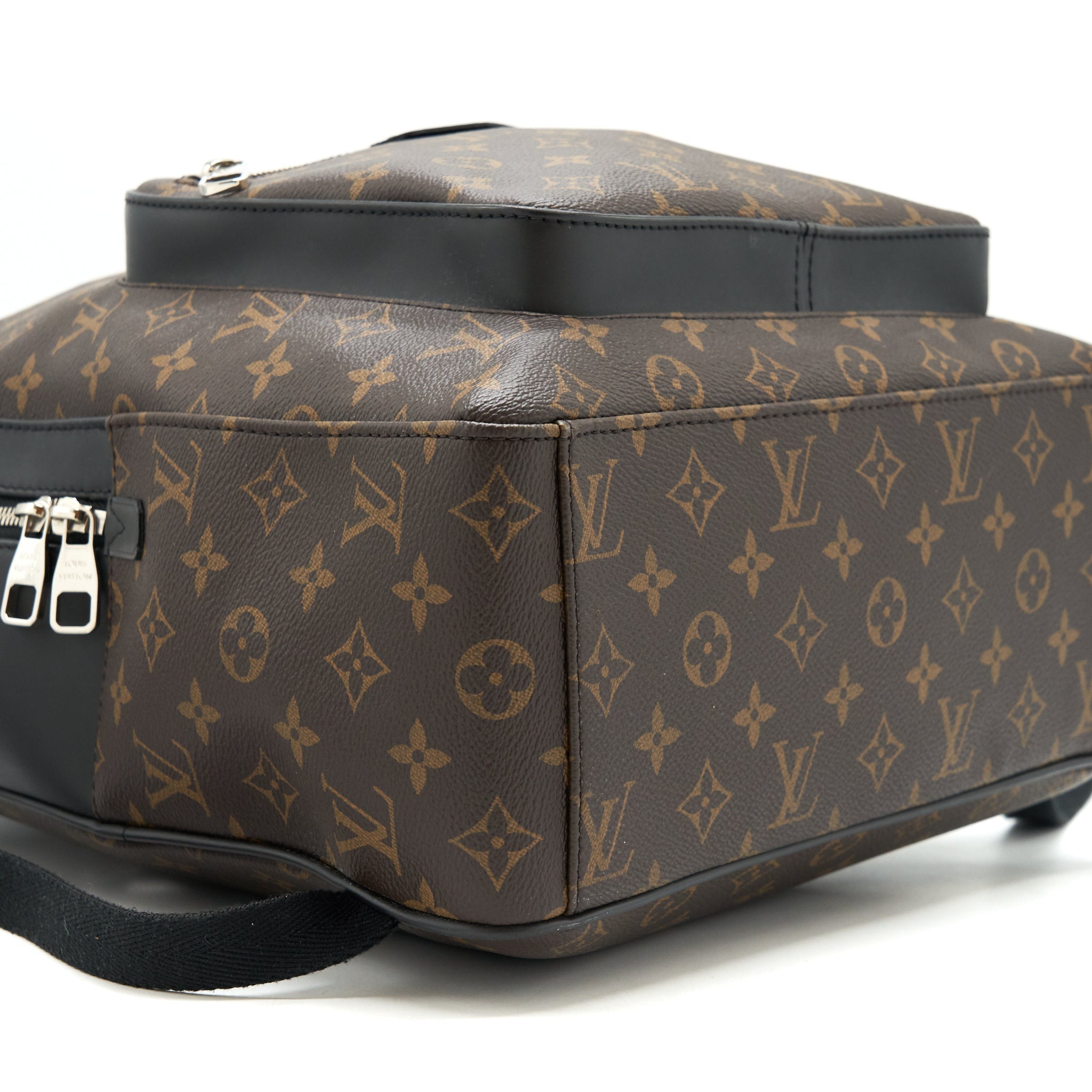 louis-vuitton-monogram-canvas-backpack