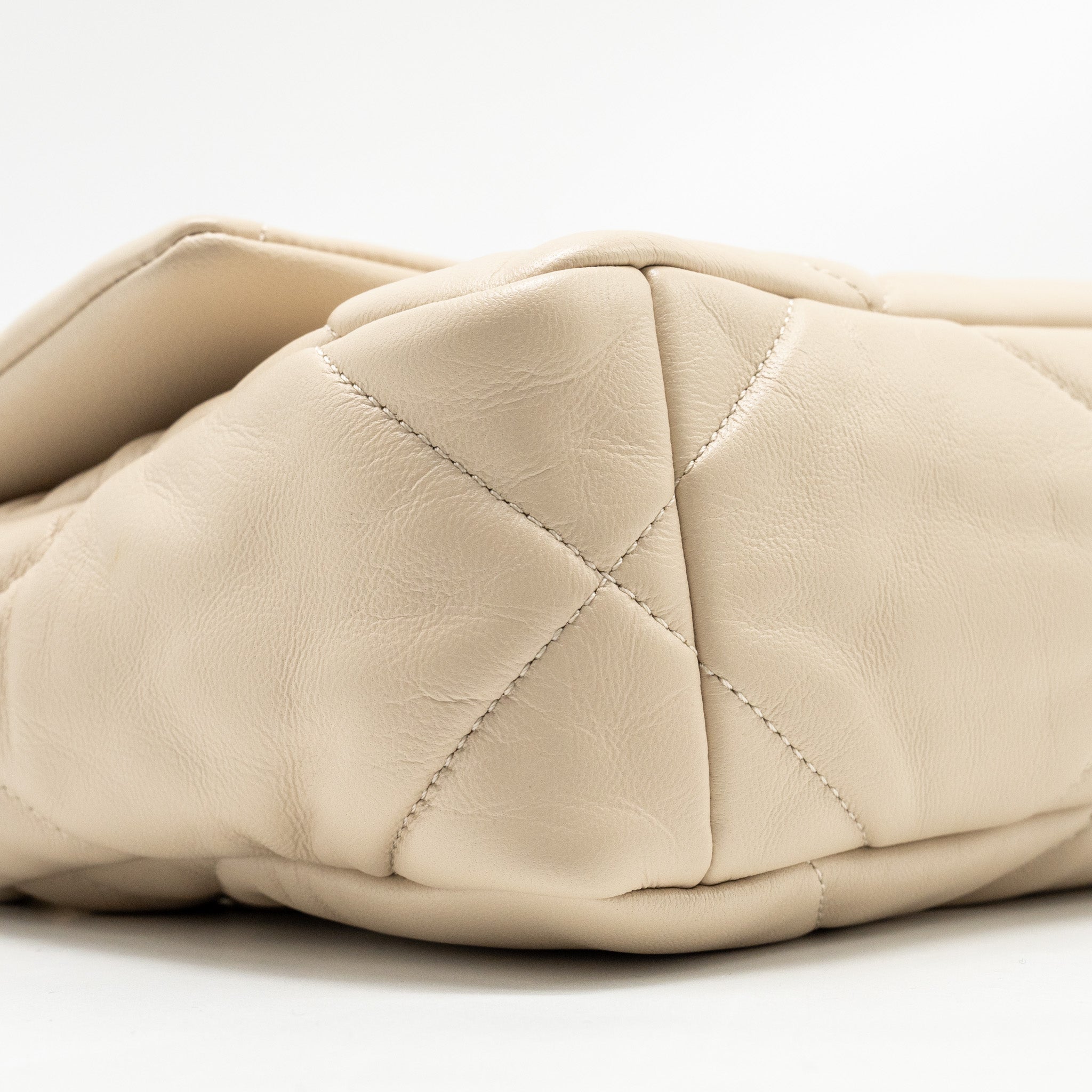 chanel-small-19-bag-calfskin-beige-multicolour-hardware