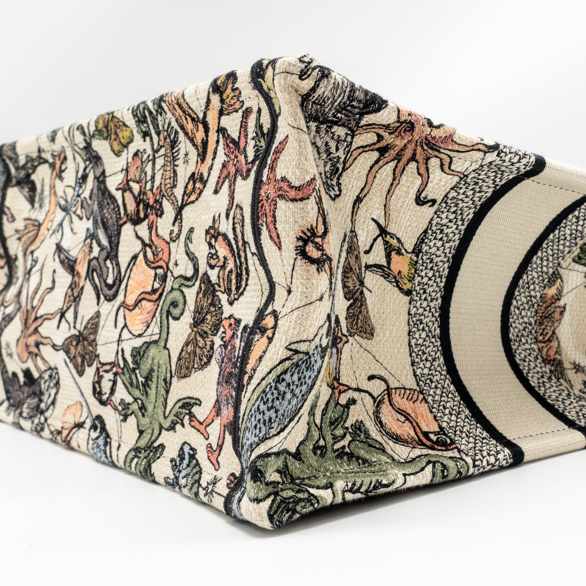 dior-medium-book-tote-embroidery-canvas-multicolour