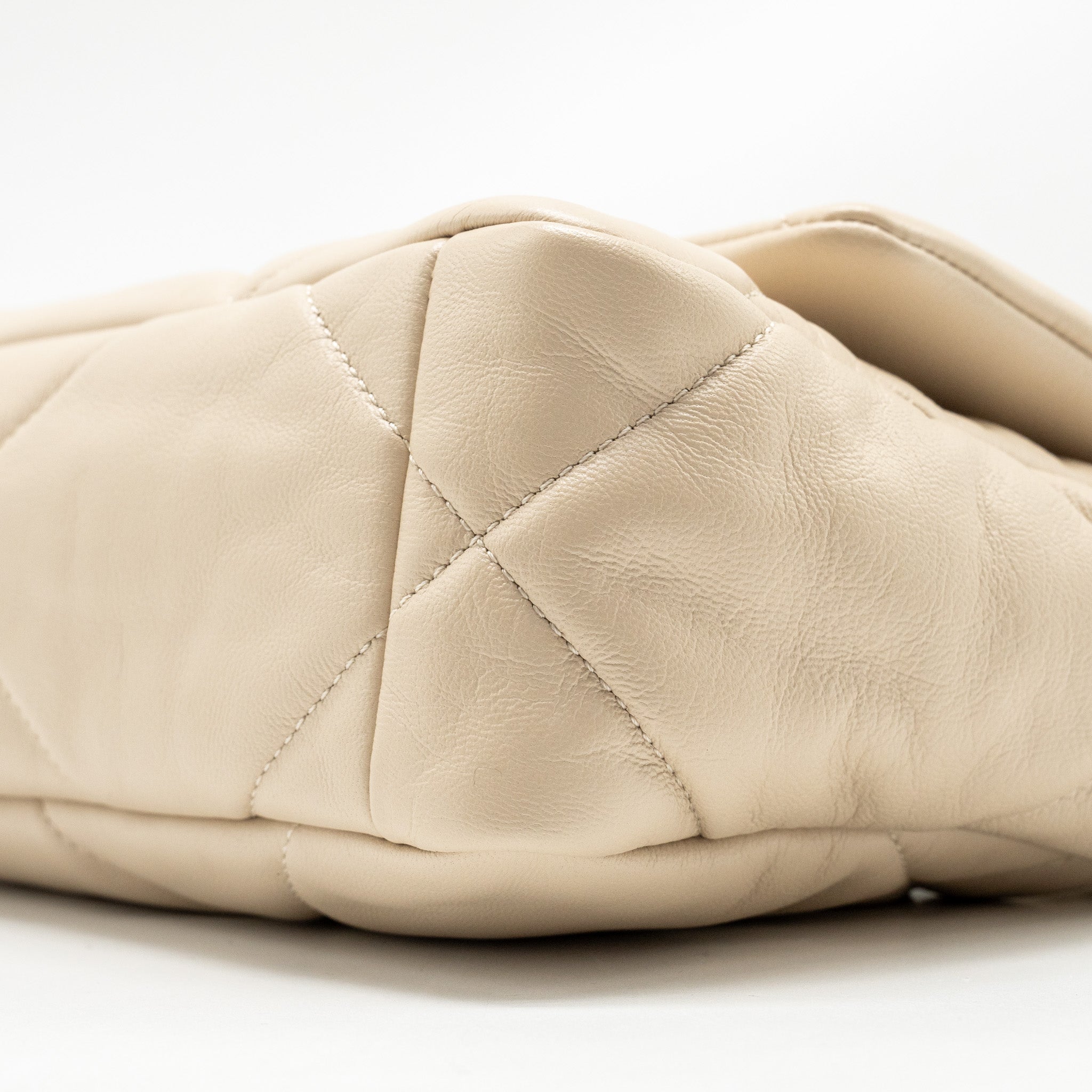 chanel-small-19-bag-calfskin-beige-multicolour-hardware