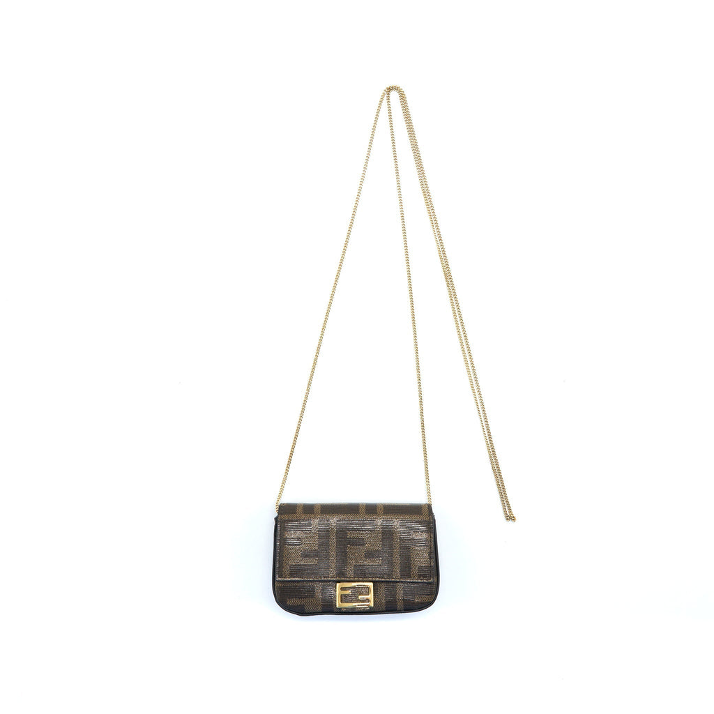 fendi-mini-crossbody-pouche-with-chain