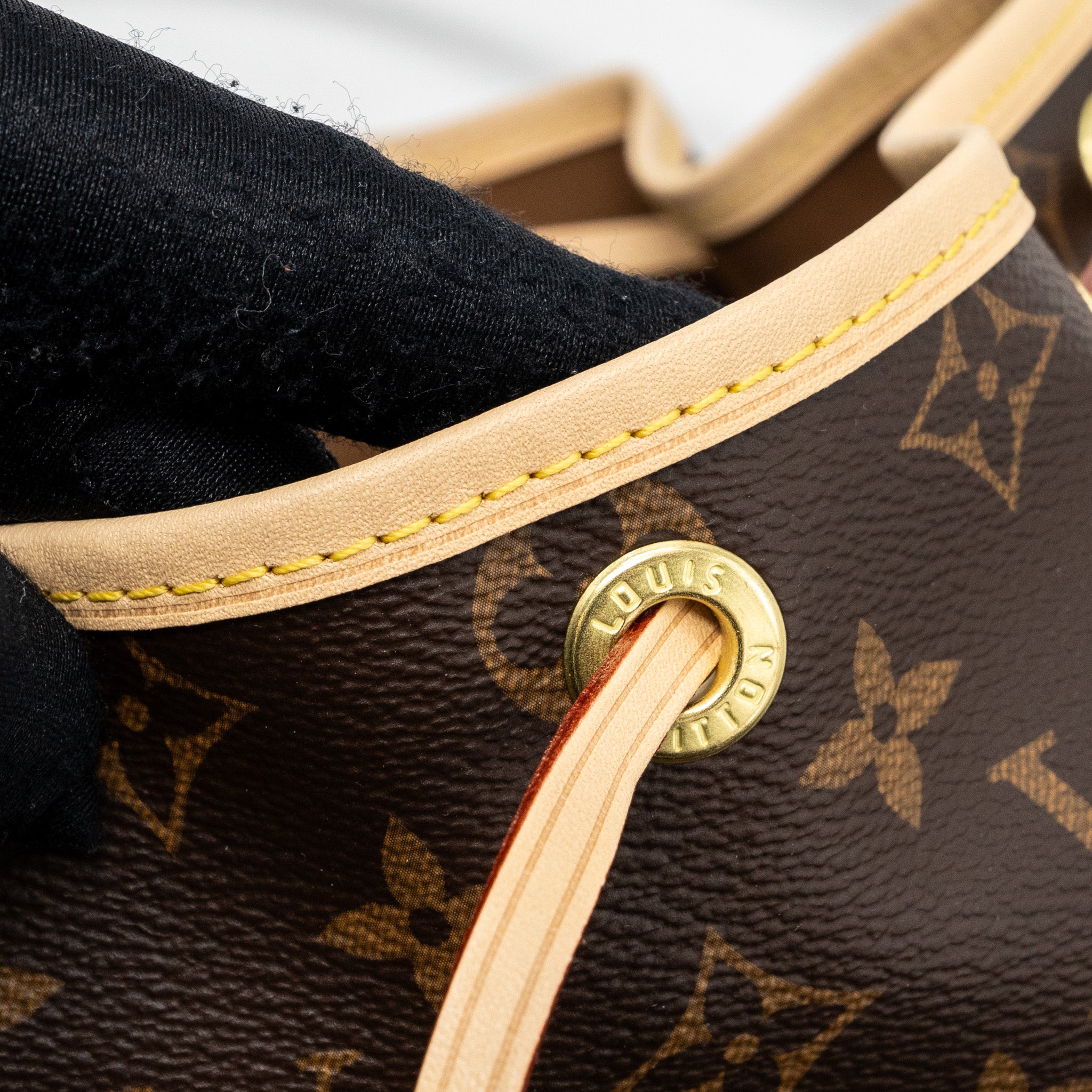 louis-vuitton-petit-noe-monogram-canvas-ghw-6