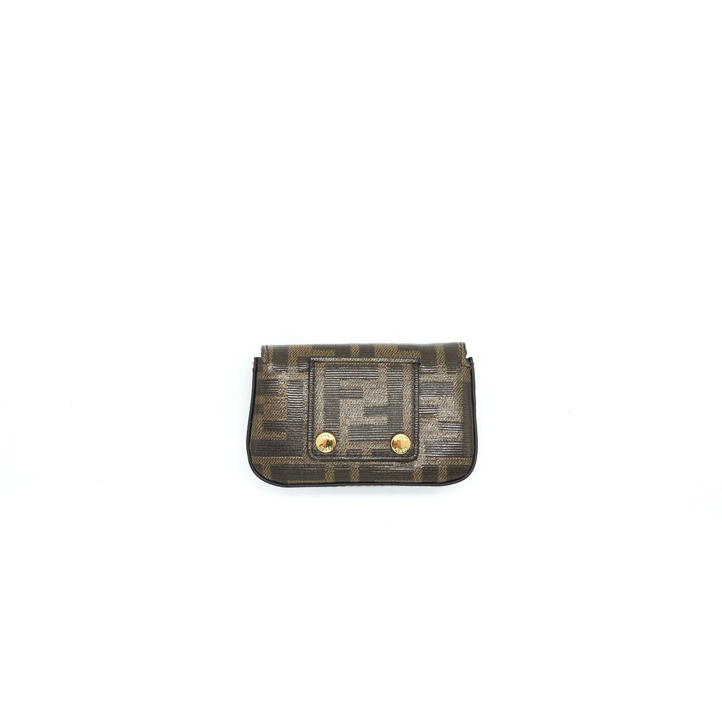 fendi-mini-crossbody-pouche-with-chain