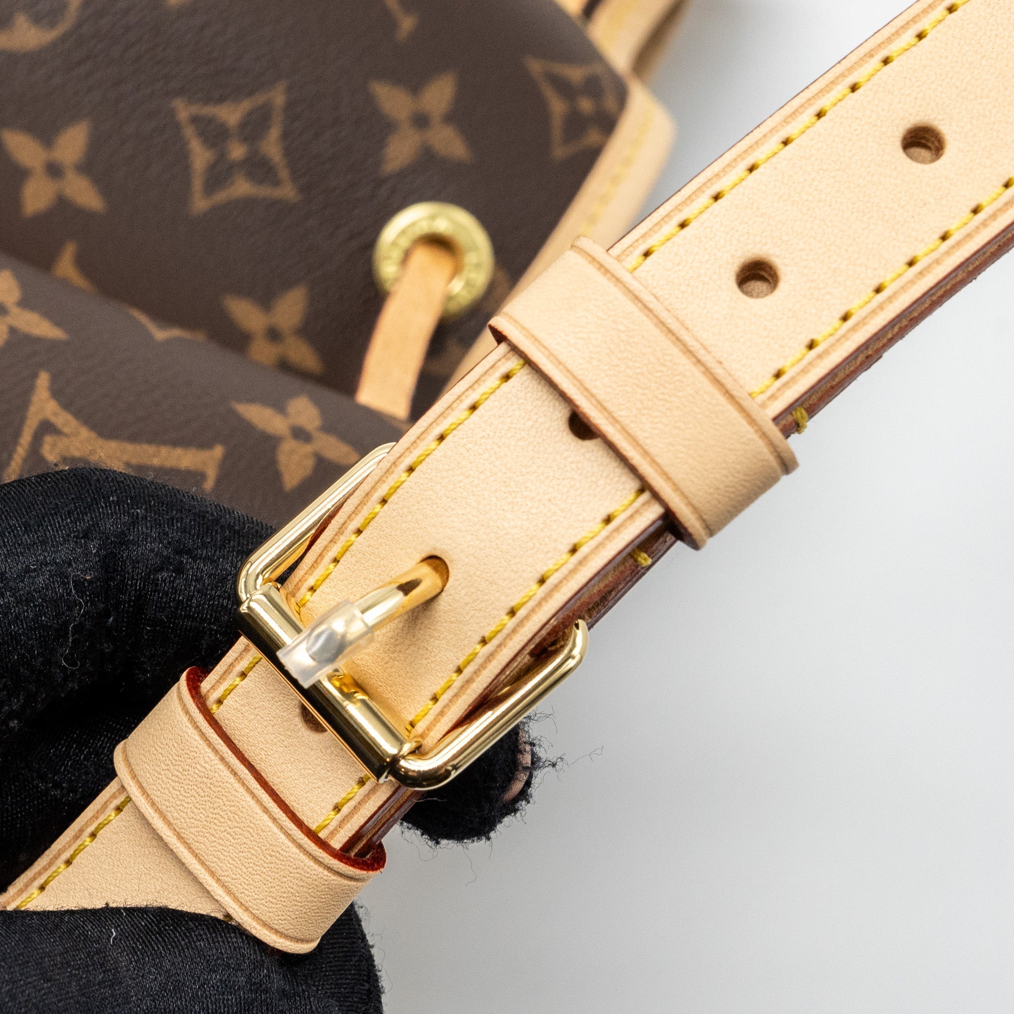 louis-vuitton-petit-noe-monogram-canvas-ghw-6