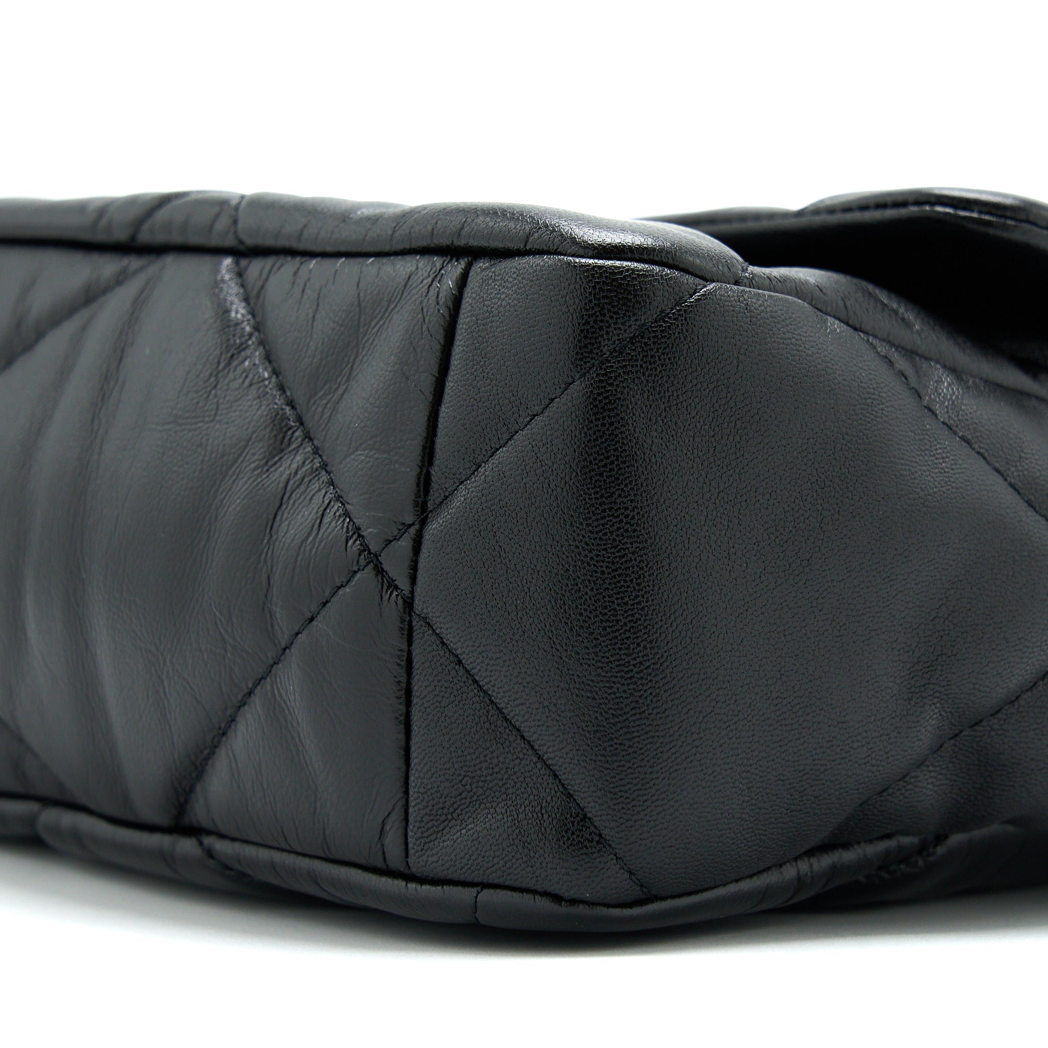 chanel-medium-19-bag-goatskin-black-with-multicolour-hardware