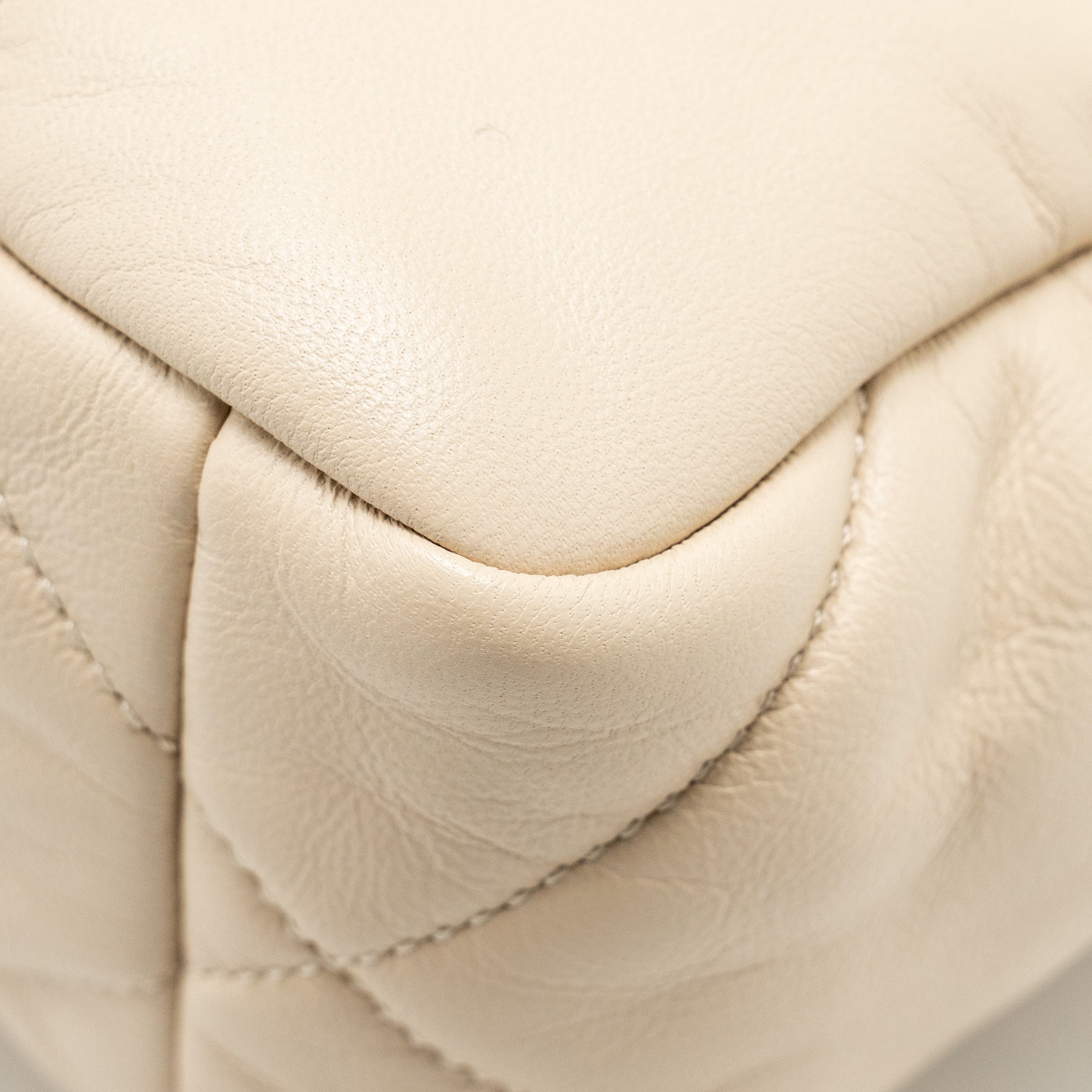 chanel-small-19-bag-calfskin-beige-multicolour-hardware
