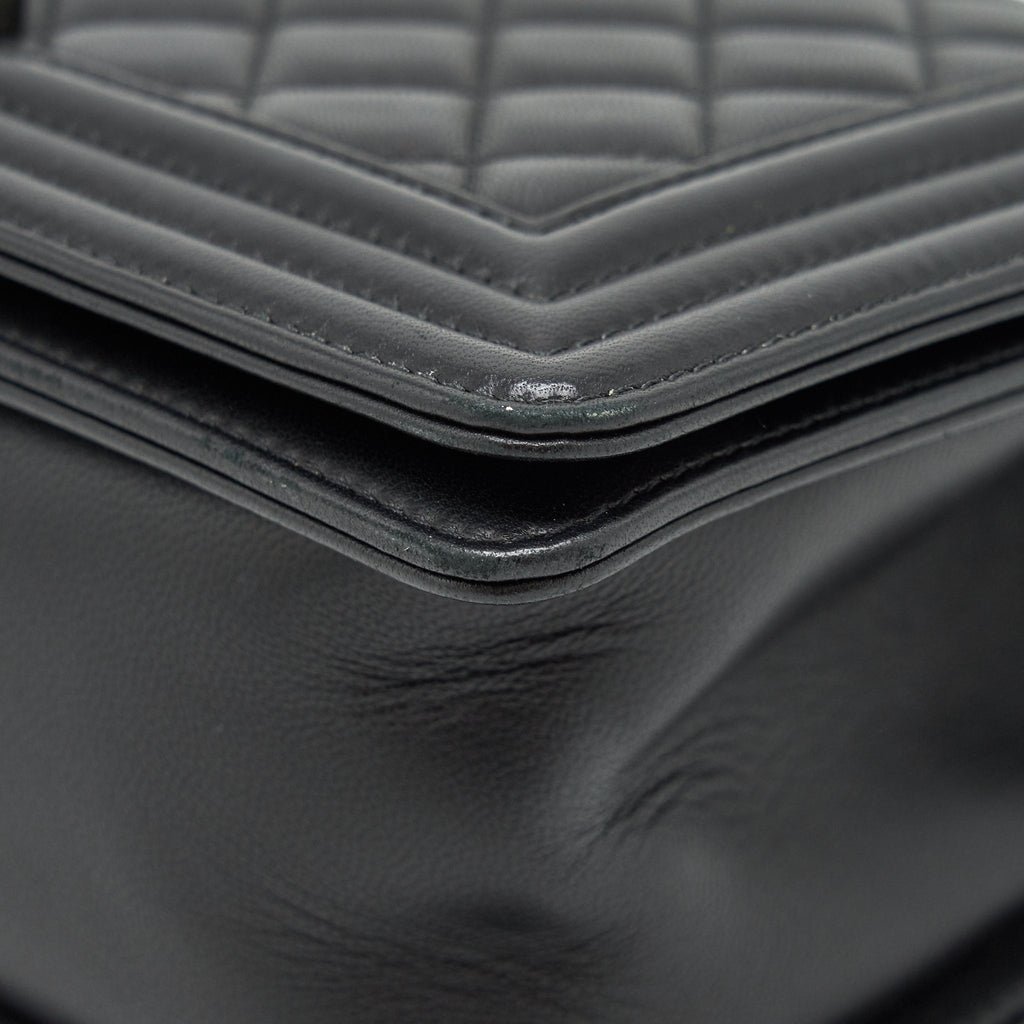 chanel-medium-boy-black-lambskin-ruthenium-hardware