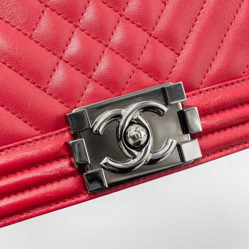 chanel-small-boy-bag-calfskin-red-shw