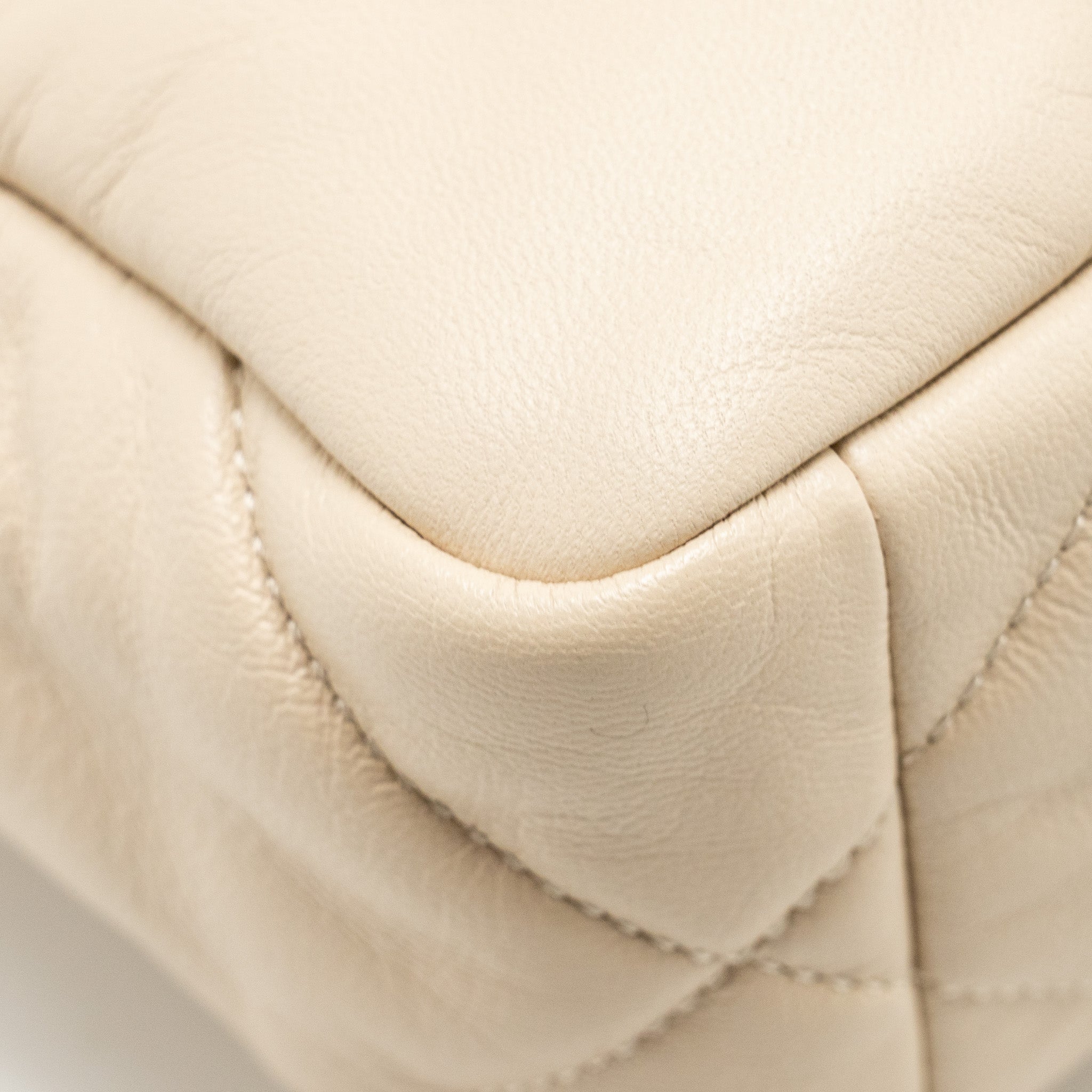 chanel-small-19-bag-calfskin-beige-multicolour-hardware
