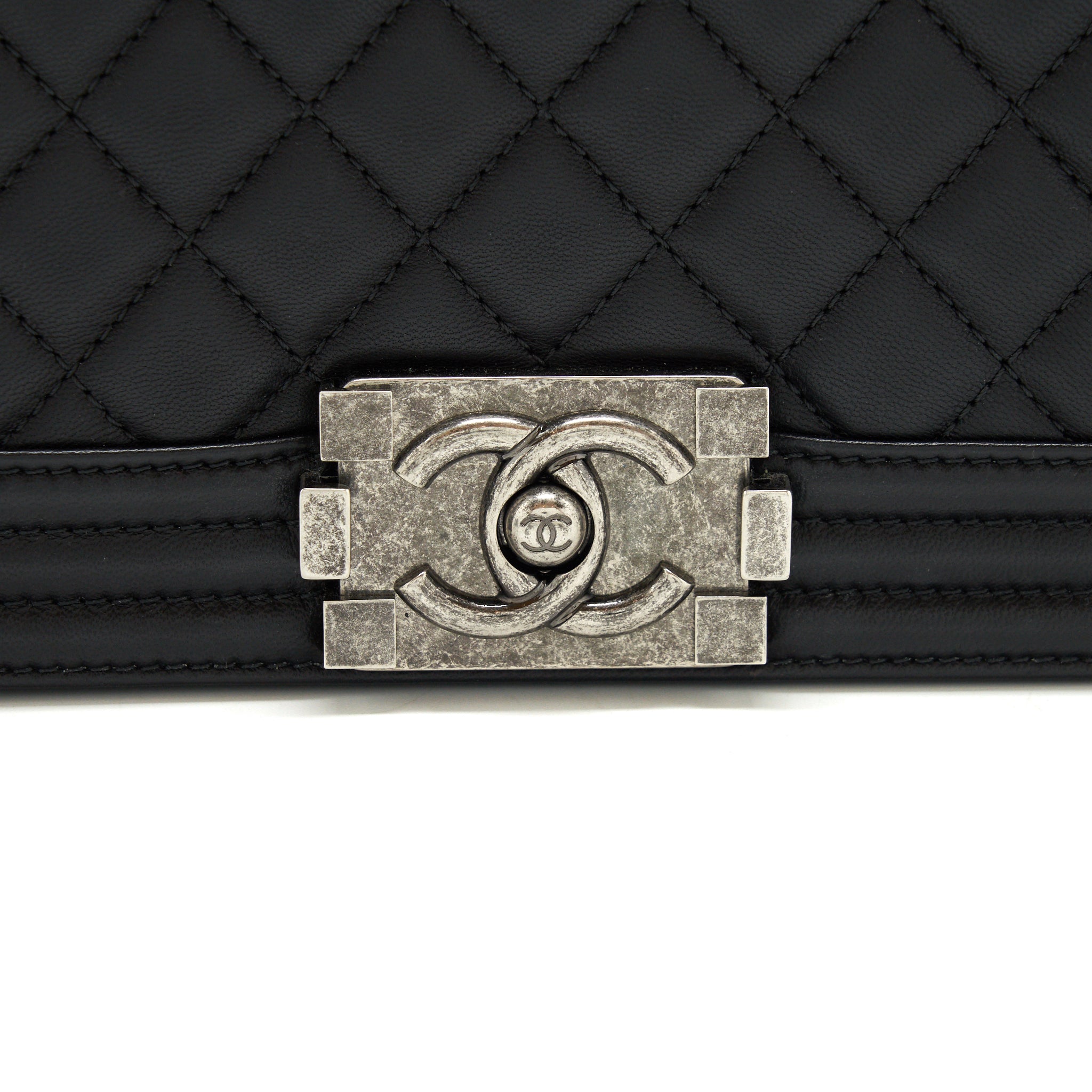 chanel-medium-boy-black-lambskin-ruthenium-hardware