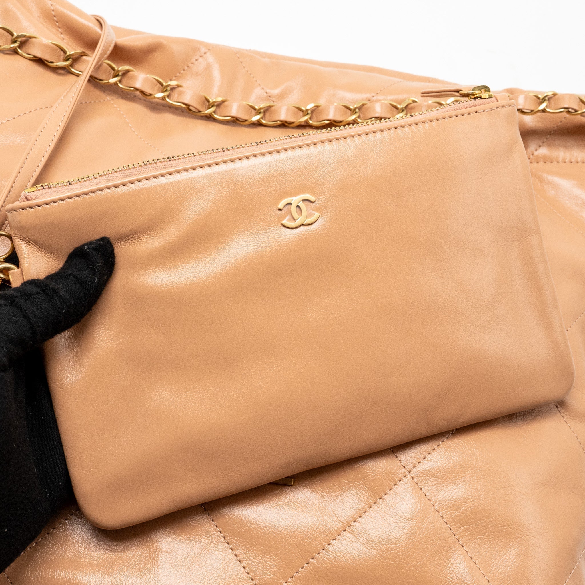 chanel-medium-22-bag-shiny-calfskin-light-beige-ghw-microchip