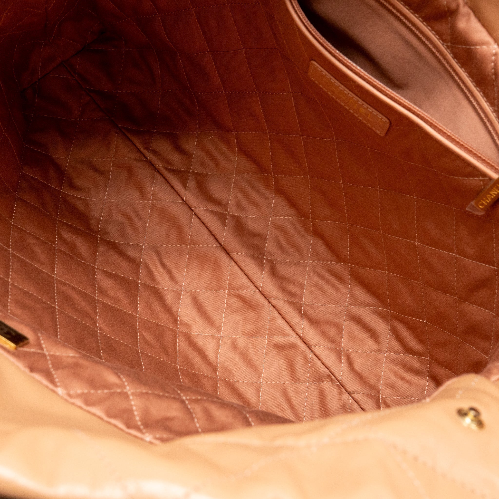 chanel-medium-22-bag-shiny-calfskin-light-beige-ghw-microchip