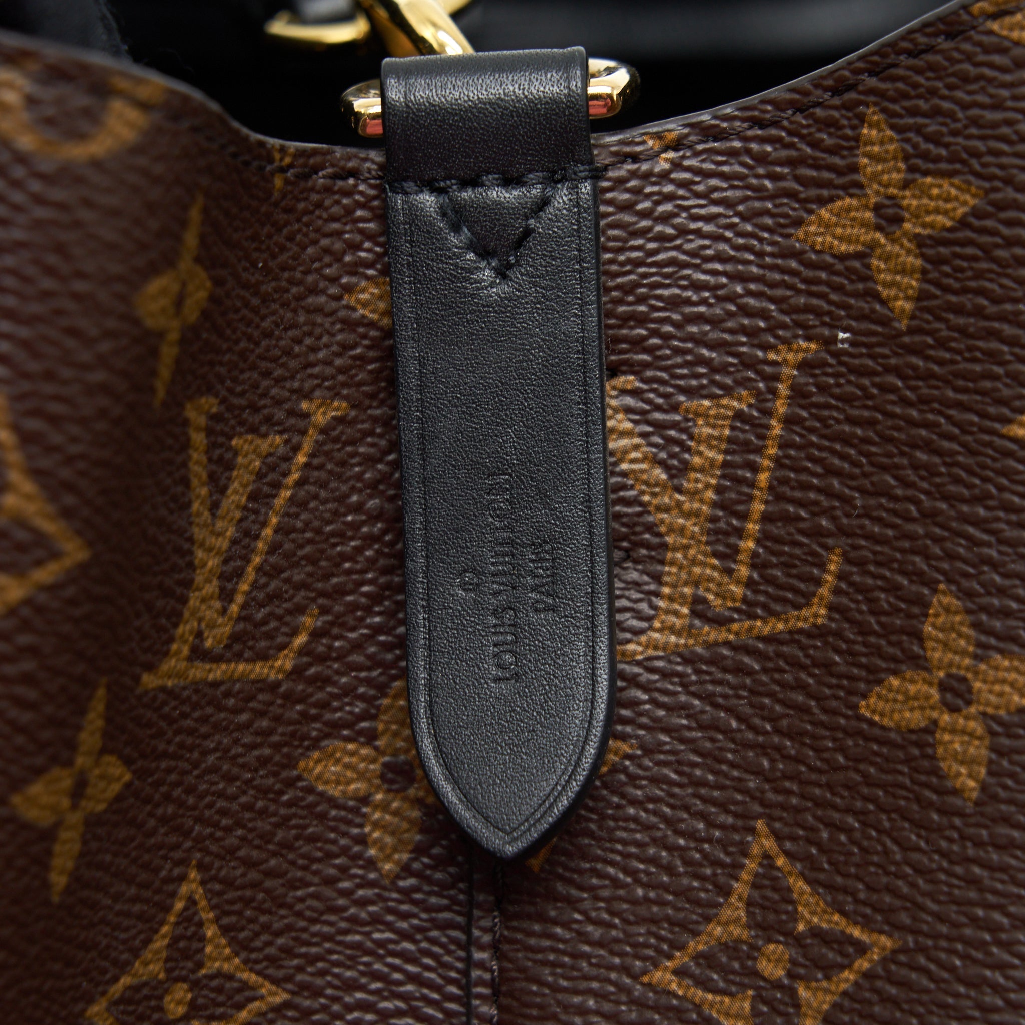 louis-vuitton-neo-noe-monogram-canvas-black-ghw