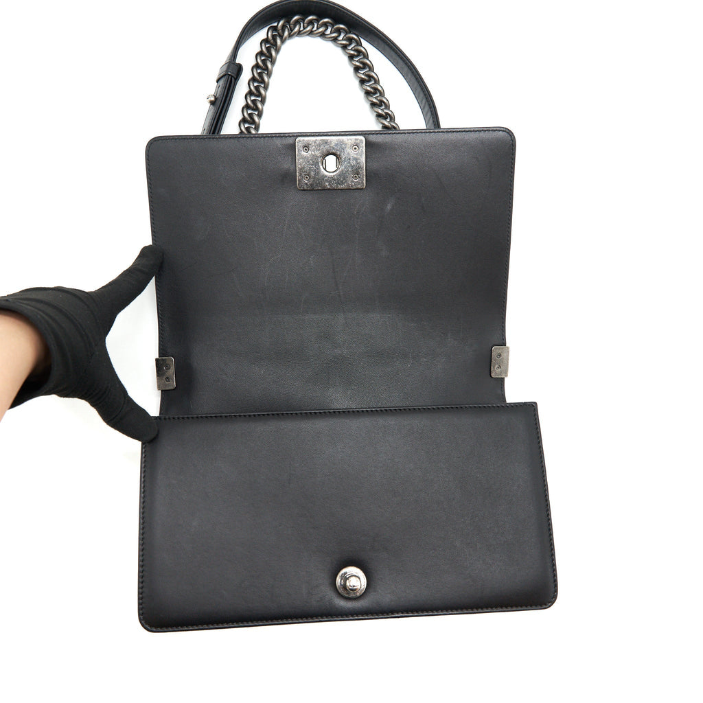 chanel-medium-boy-black-lambskin-ruthenium-hardware