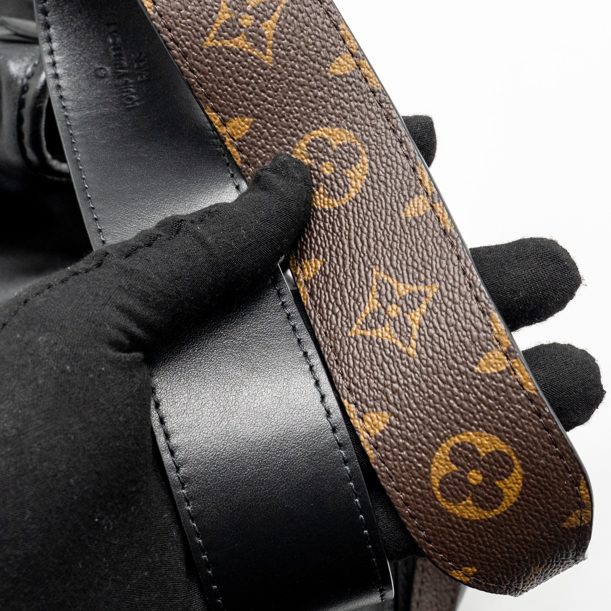 louis-vuitton-carryall-vibe-mm-lambskin-monogram-canvas-black-shw-copy