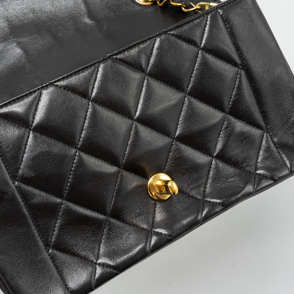 chanel-vintage-small-diana-flap-bag-lambskin-black-ghw