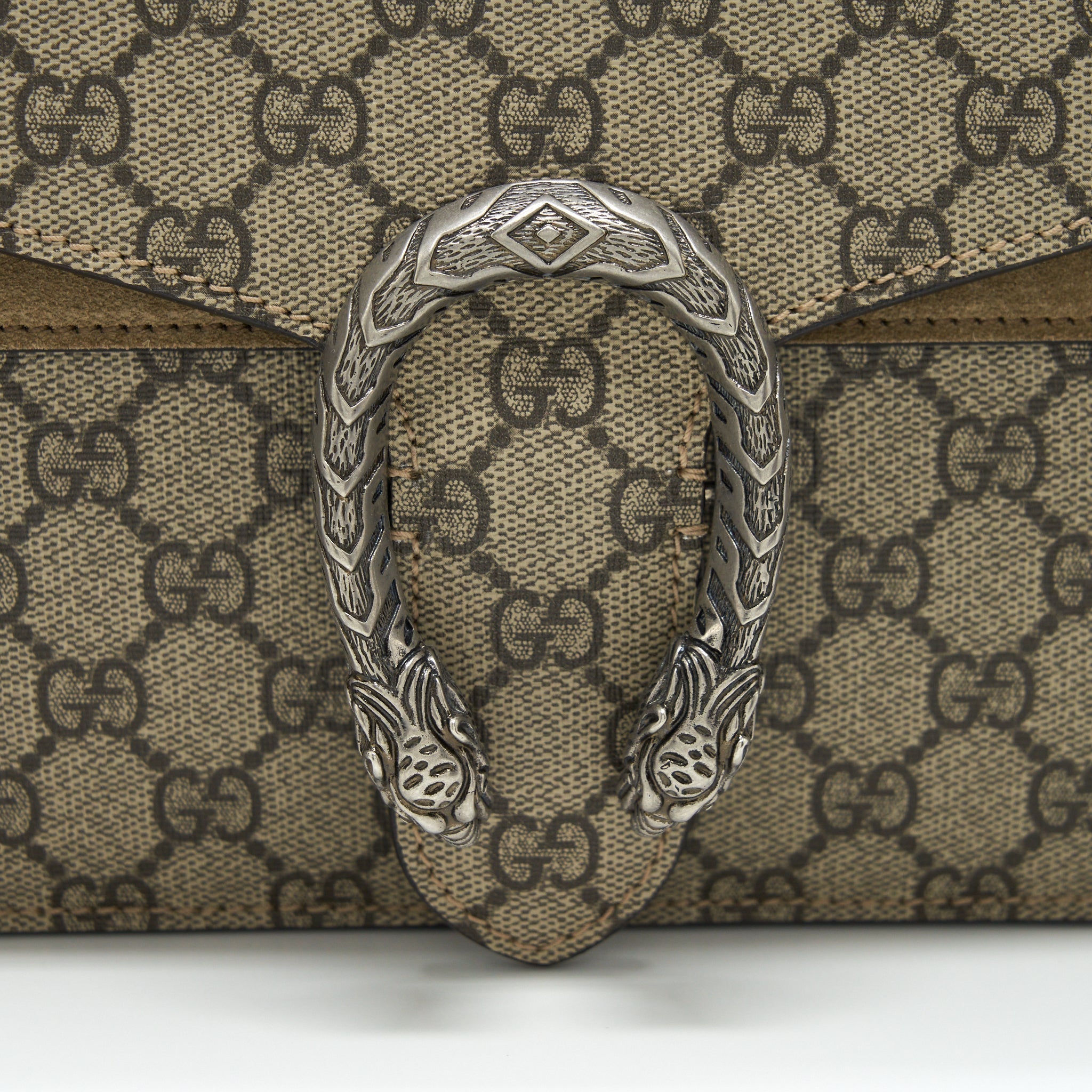 gucci-dionysus-gg-shoulder-bag-gg-supreme-beige-shw