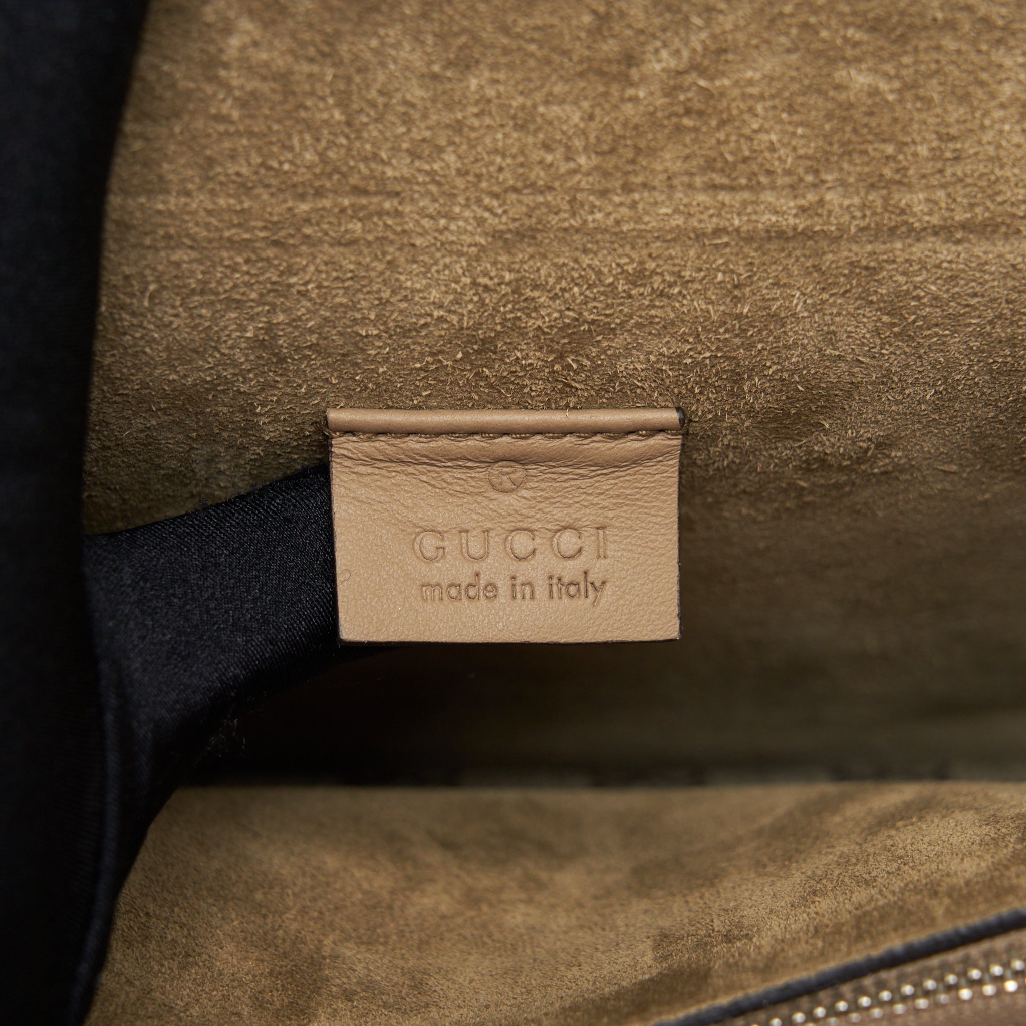gucci-dionysus-gg-shoulder-bag-gg-supreme-beige-shw