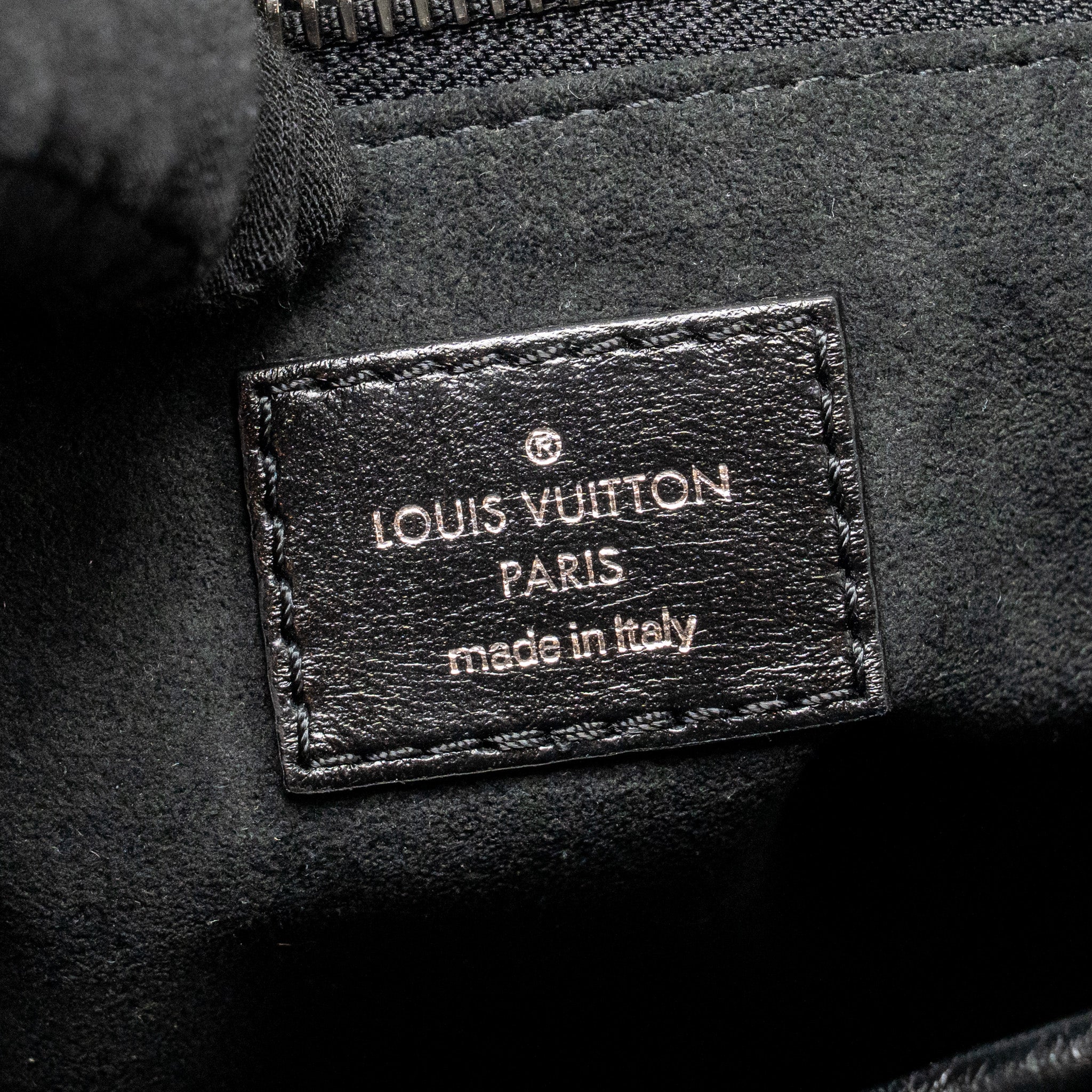 louis-vuitton-carryall-vibe-mm-lambskin-monogram-canvas-black-shw-copy