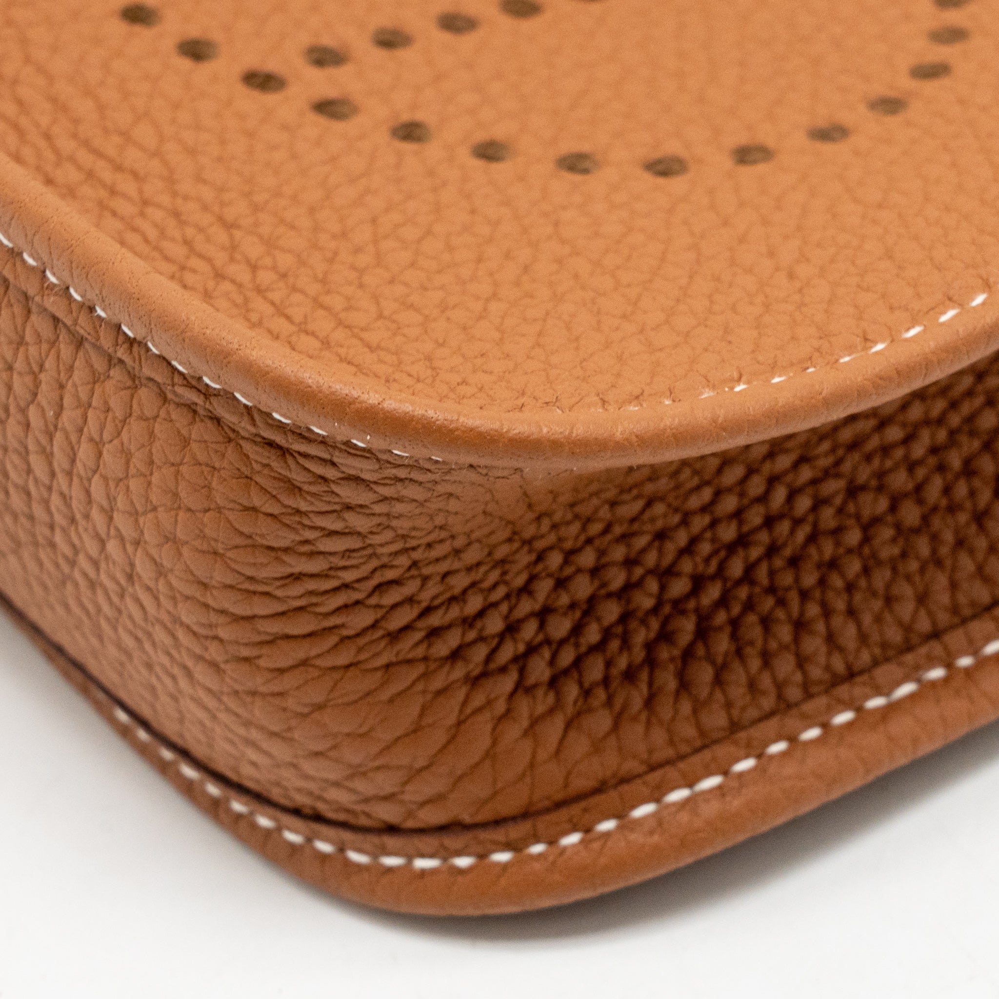 hermes-mini-evelyne-clemence-gold-with-gold-blanc-strap-shw-stamp-b