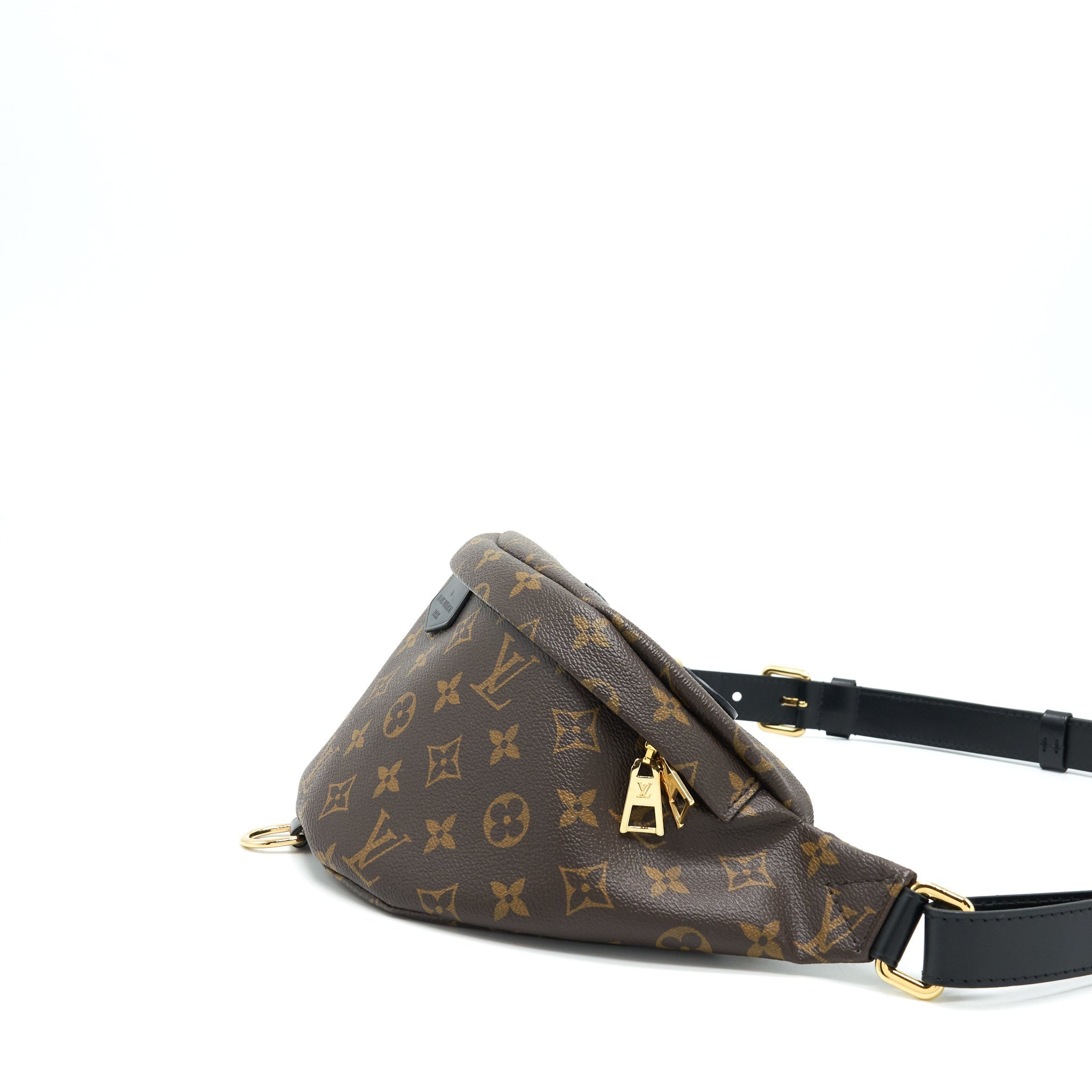 louis-vuitton-my-lv-world-tour-bumbag-monogram-canvas-black