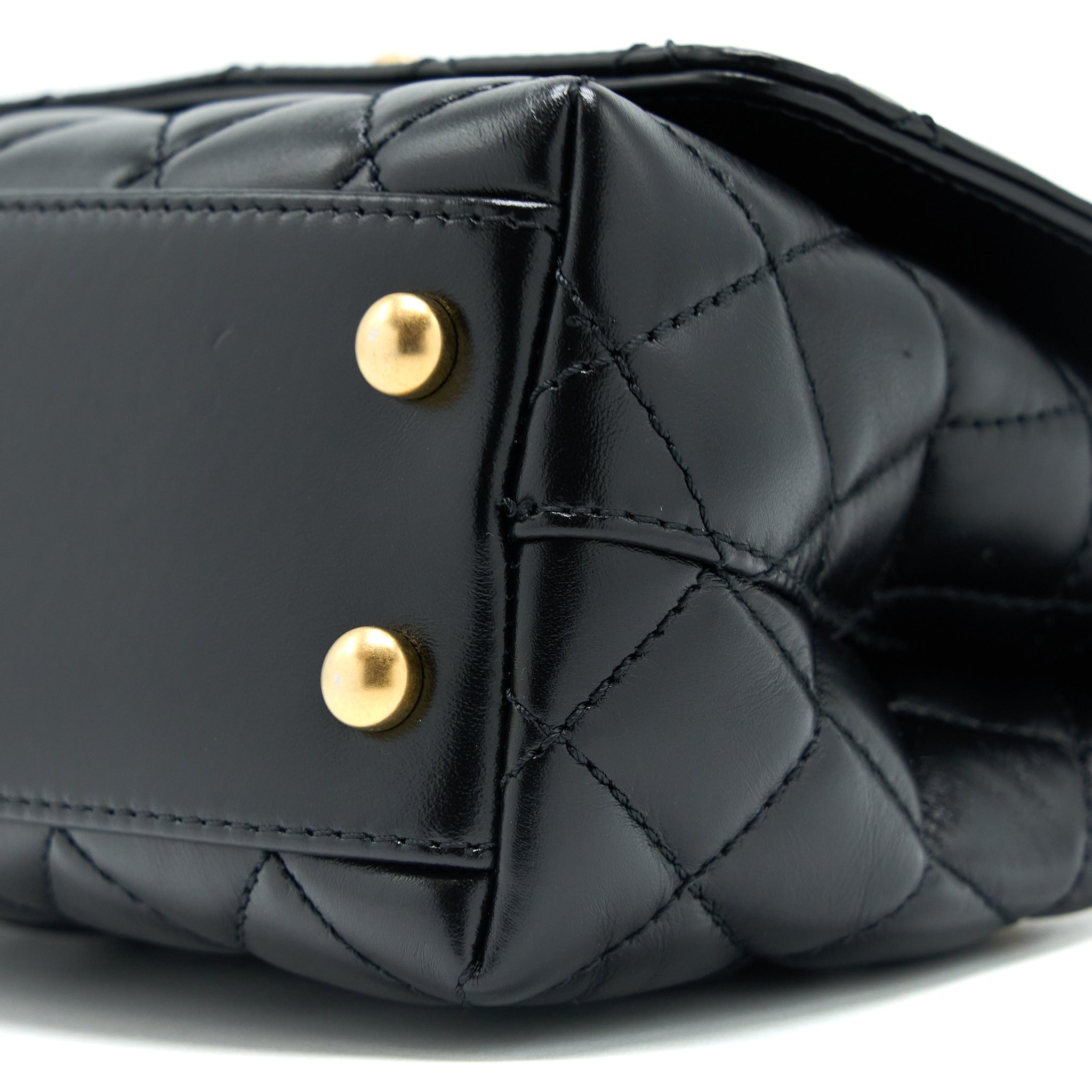 chanel-22a-mini-coco-handle-with-detailed-letter-handle-calfskin-black-ghw-microchip