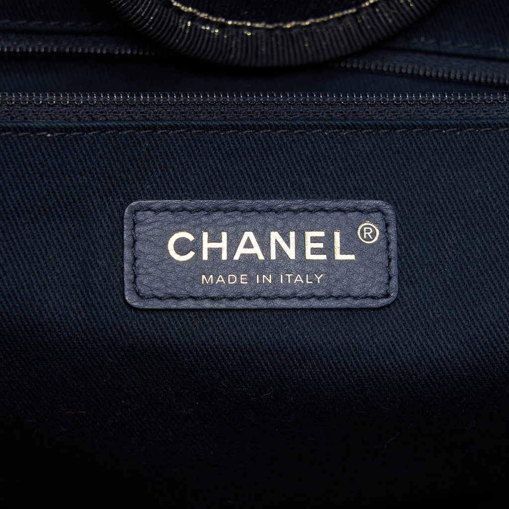 chanel-deauville-tote-bag-denim-dark-blue-gold-ghw