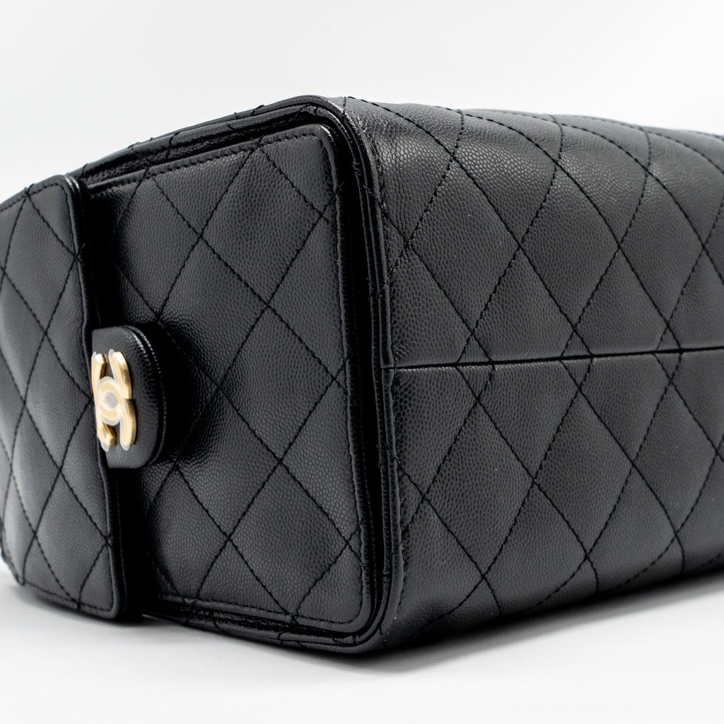 chanel-small-25-bag-caviar-black-ghwmicrochip