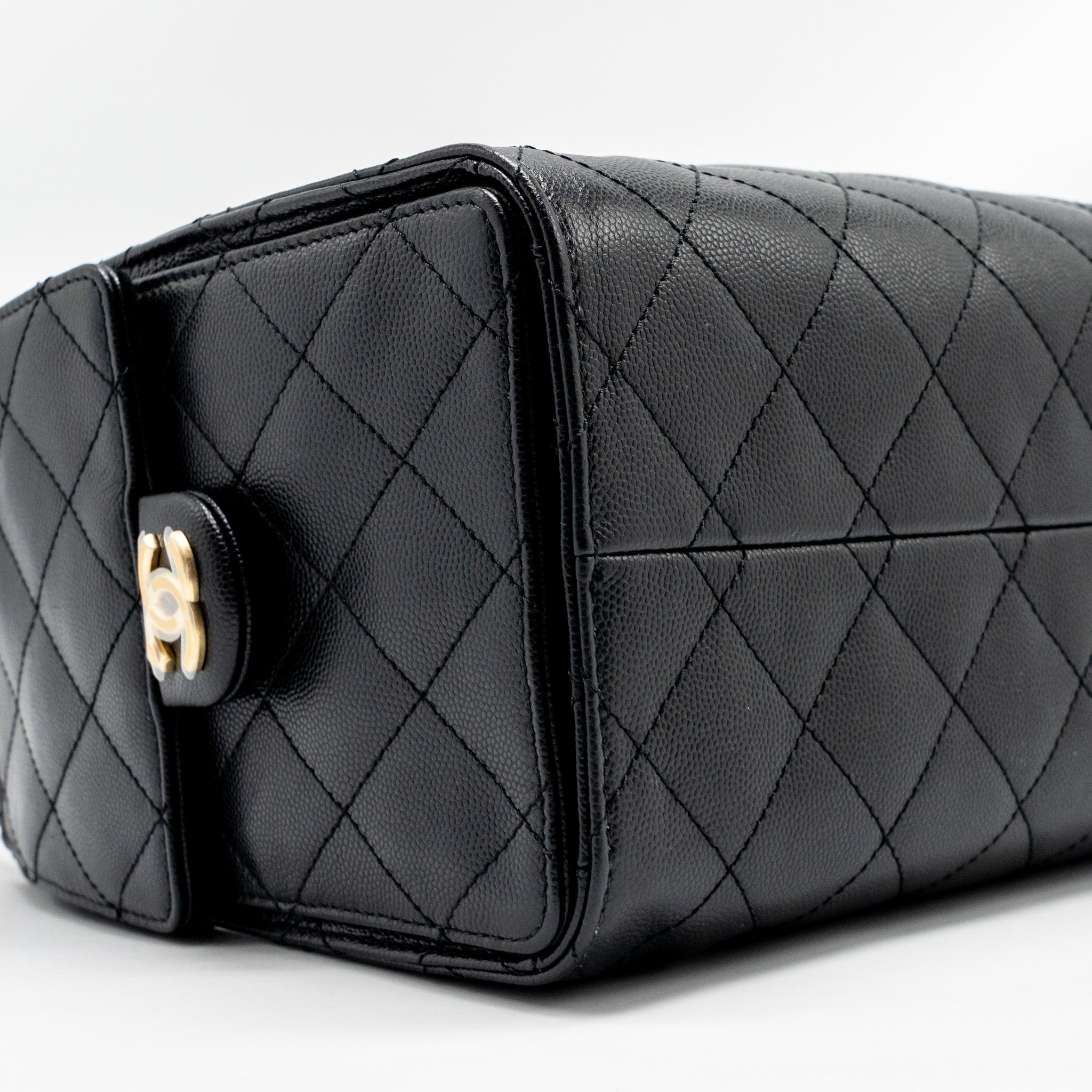 chanel-small-25-bag-caviar-black-ghwmicrochip