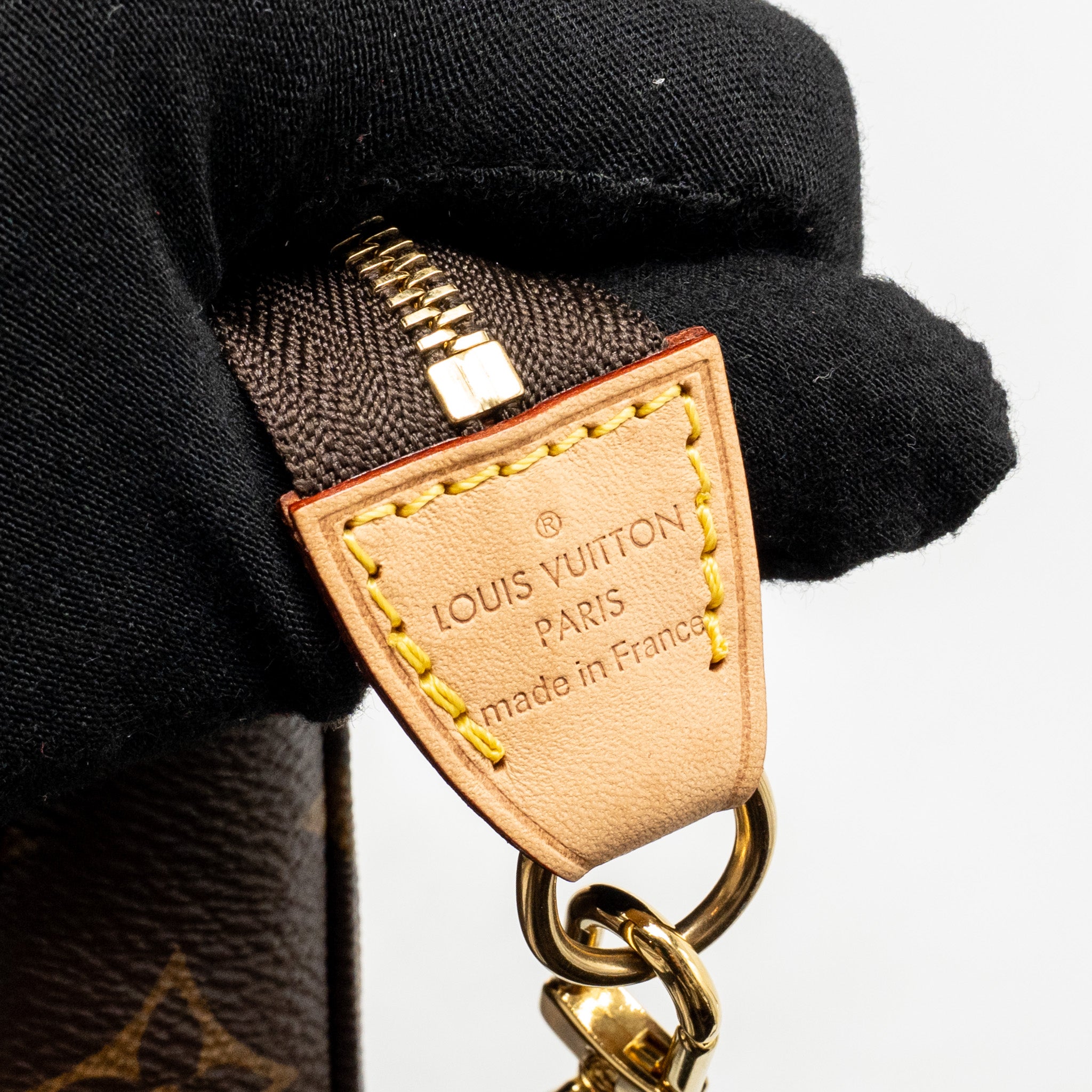 louis-vuitton-pochette-accessories-monogram-canvas-ghw-10