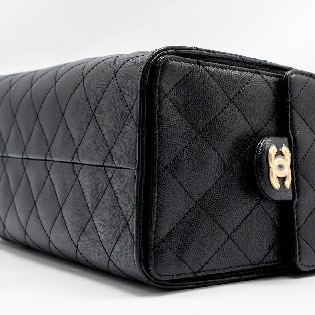 chanel-small-25-bag-caviar-black-ghwmicrochip