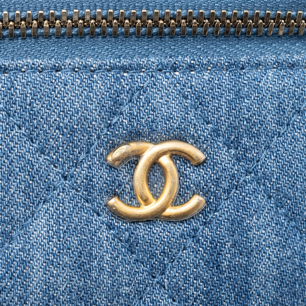 copy-of-chanel-pearl-crush-mini-vanity-with-chain-denim-ghw