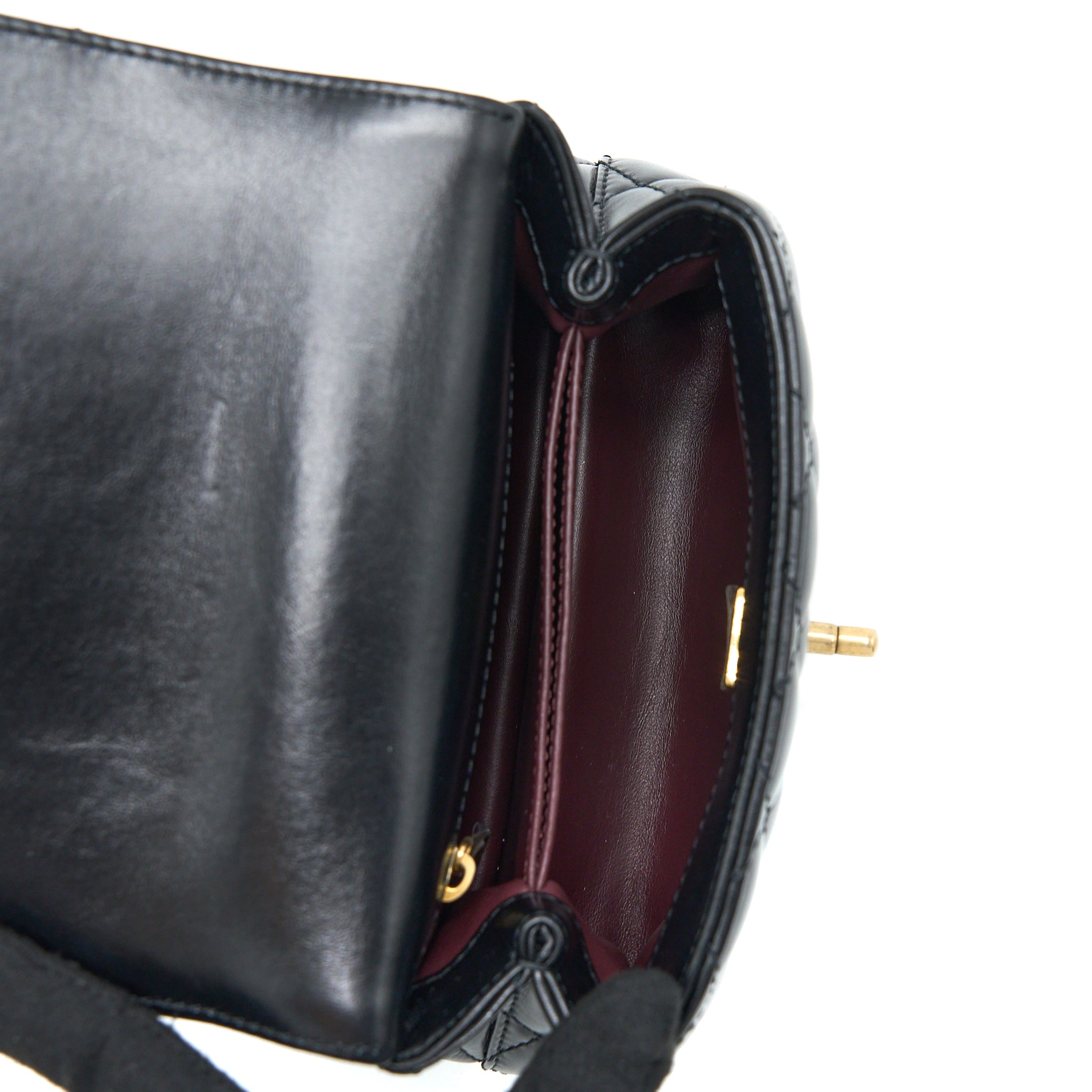chanel-22a-mini-coco-handle-with-detailed-letter-handle-calfskin-black-ghw-microchip