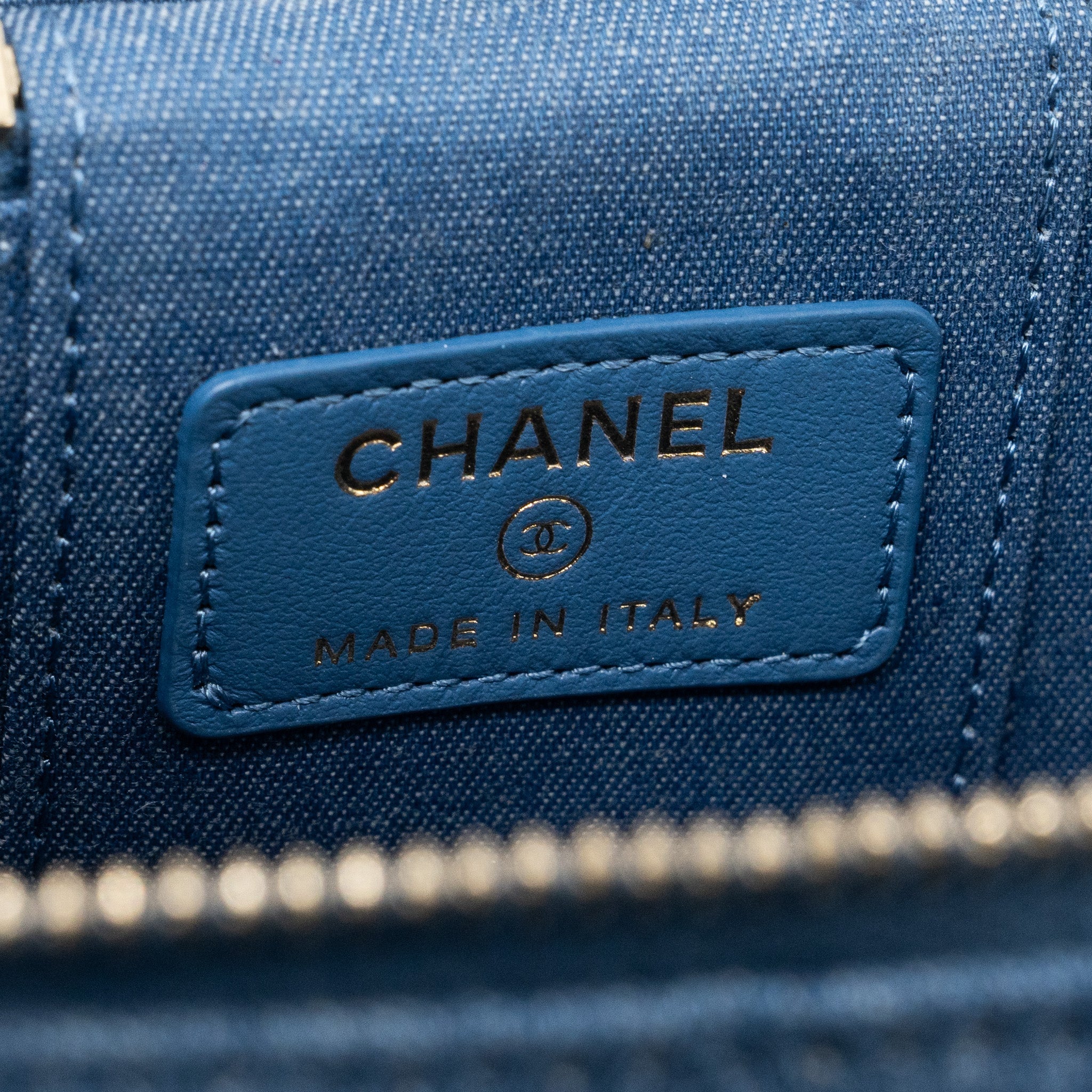 copy-of-chanel-pearl-crush-mini-vanity-with-chain-denim-ghw