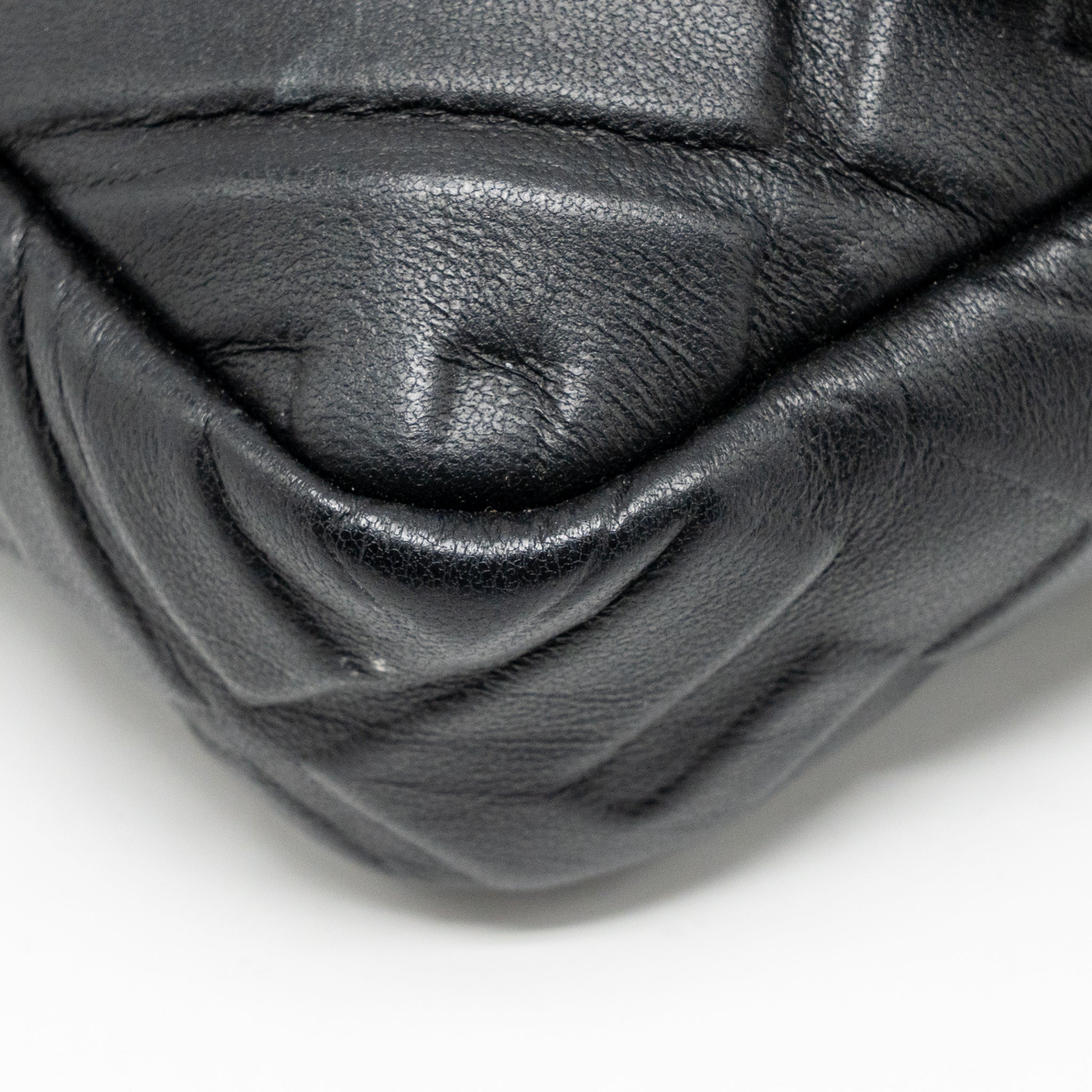 fendi-mini-baguette-bag-ff-motif-lambskin-black-ghw