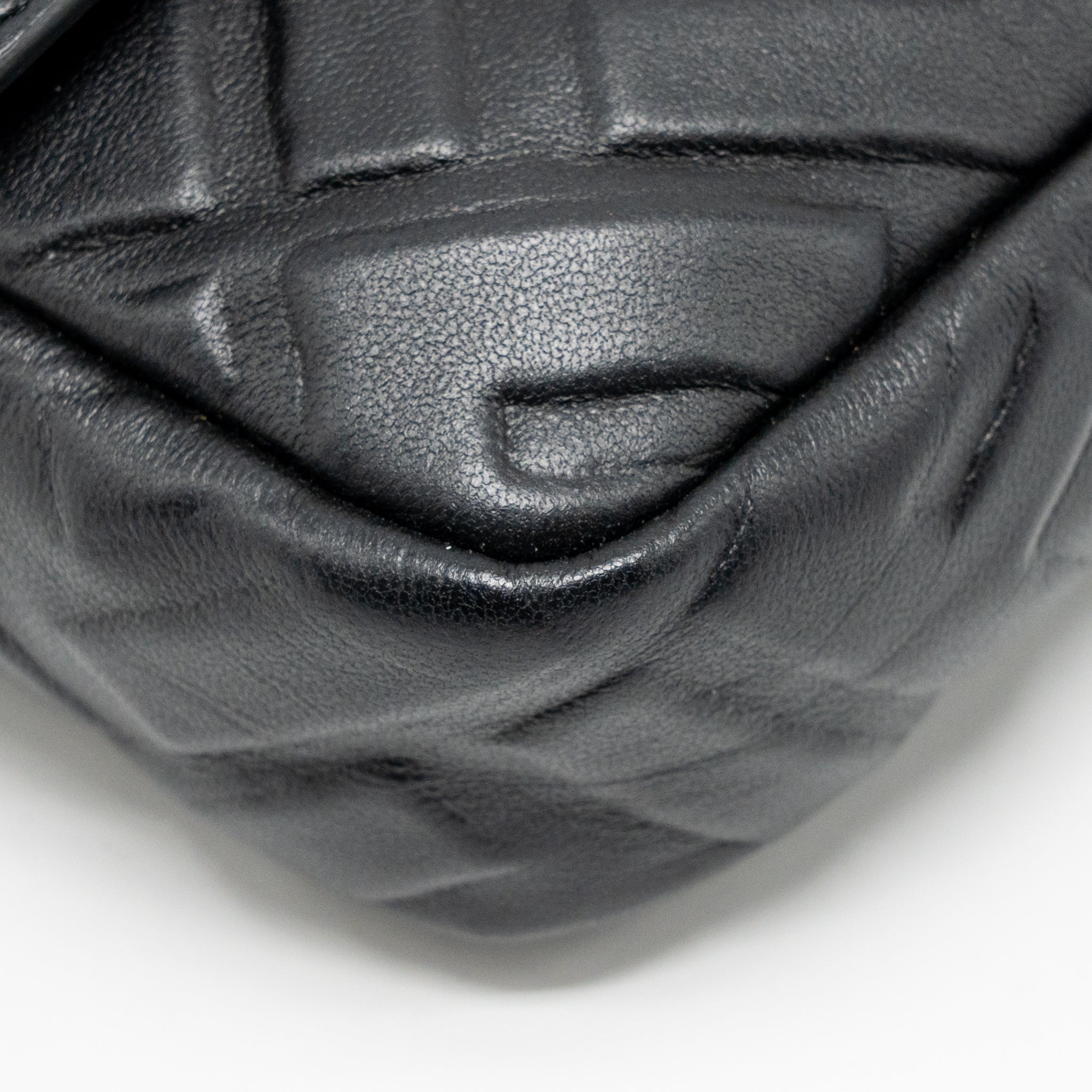 fendi-mini-baguette-bag-ff-motif-lambskin-black-ghw