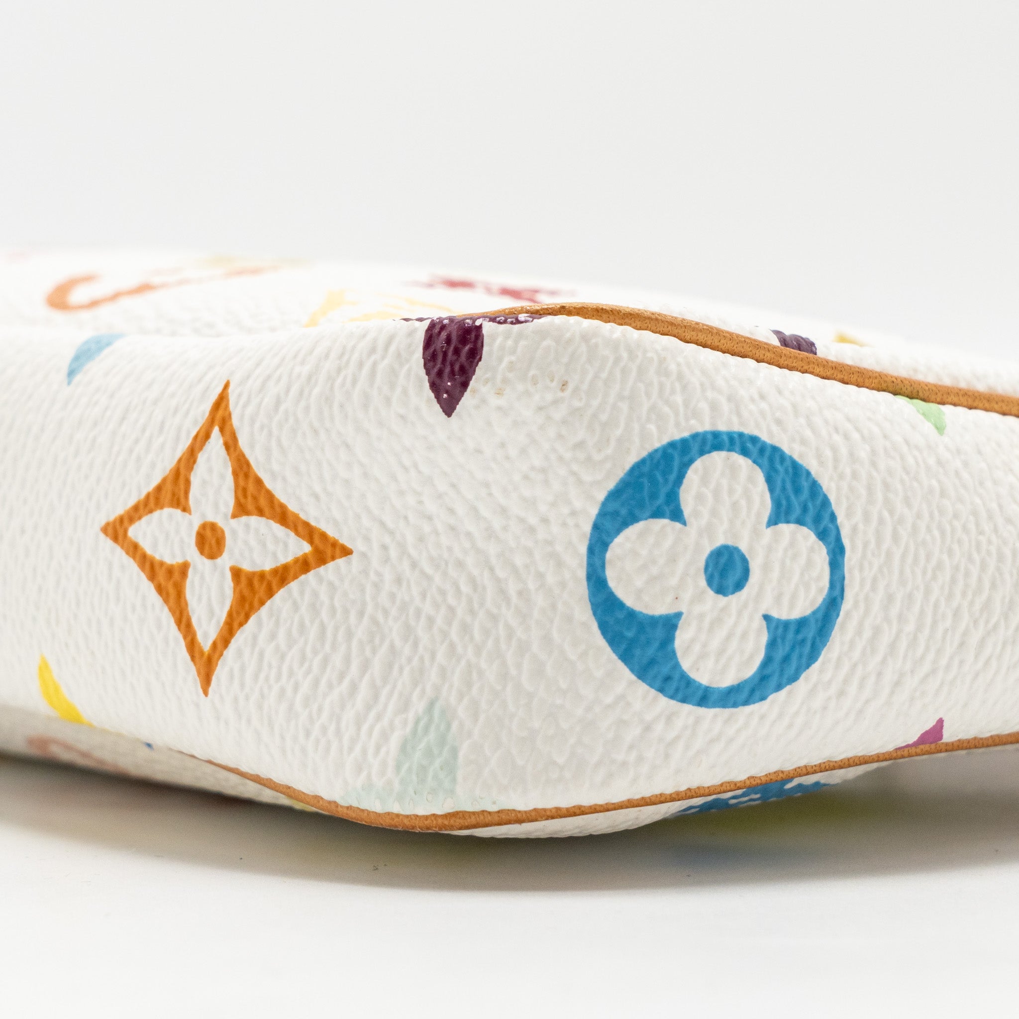 louis-vuitton-takashi-murakami-pochette-accessories-monogram-white-multicolour-ghw