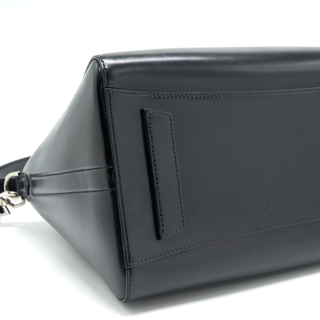 givenchy-medium-antigona-in-black