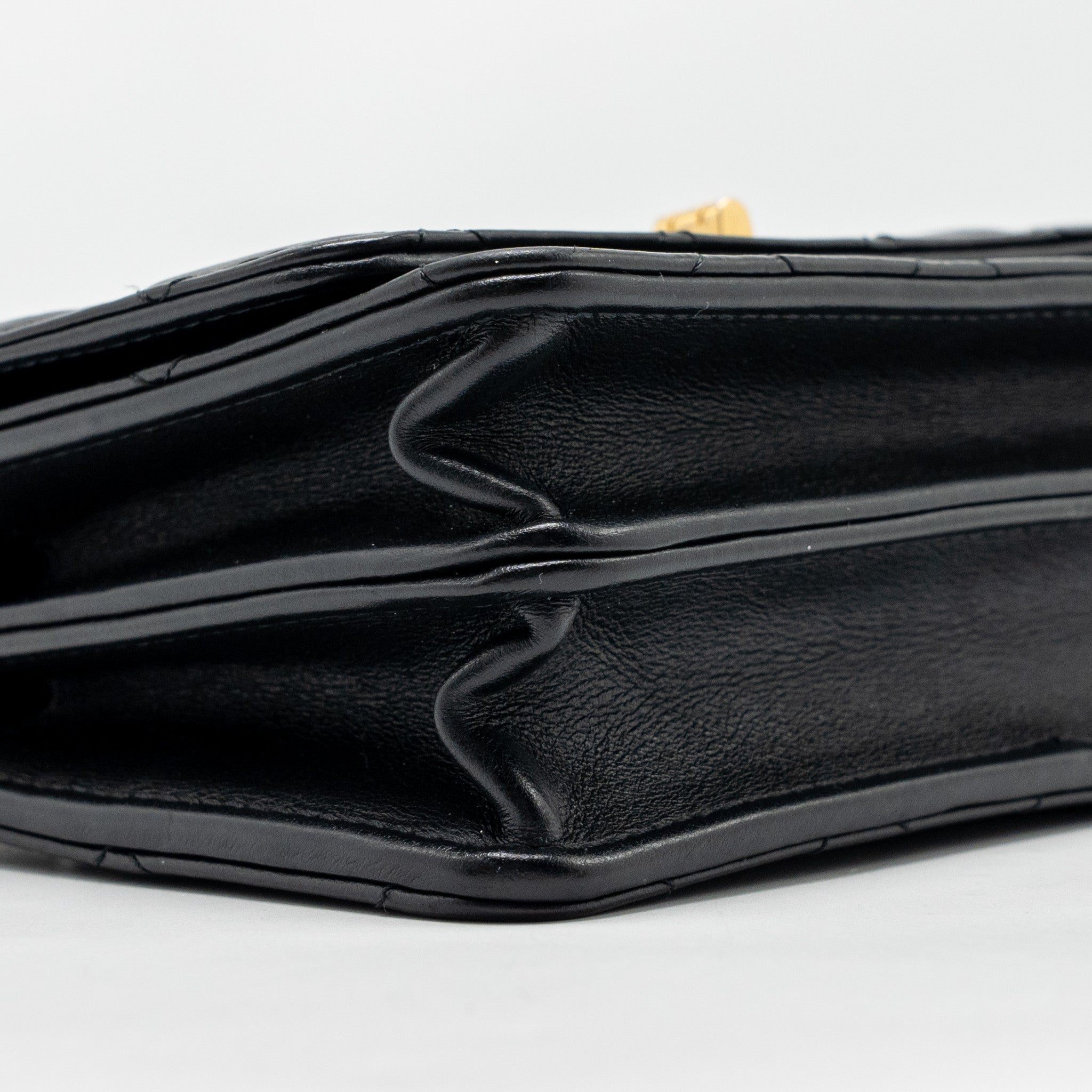 chanel-mini-2-55-reissue-wallet-on-chain-aged-calfskin-black-ghwmicrochip