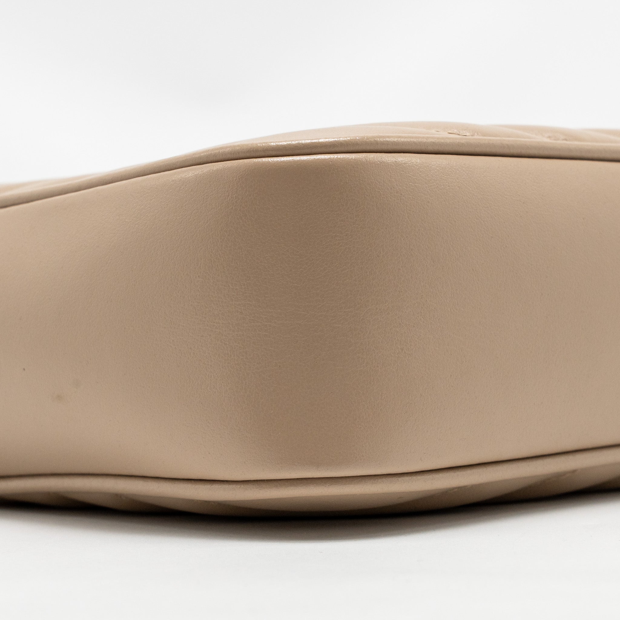 saint-laurent-ysl-lou-camera-bag-calfskin-beige-ghw