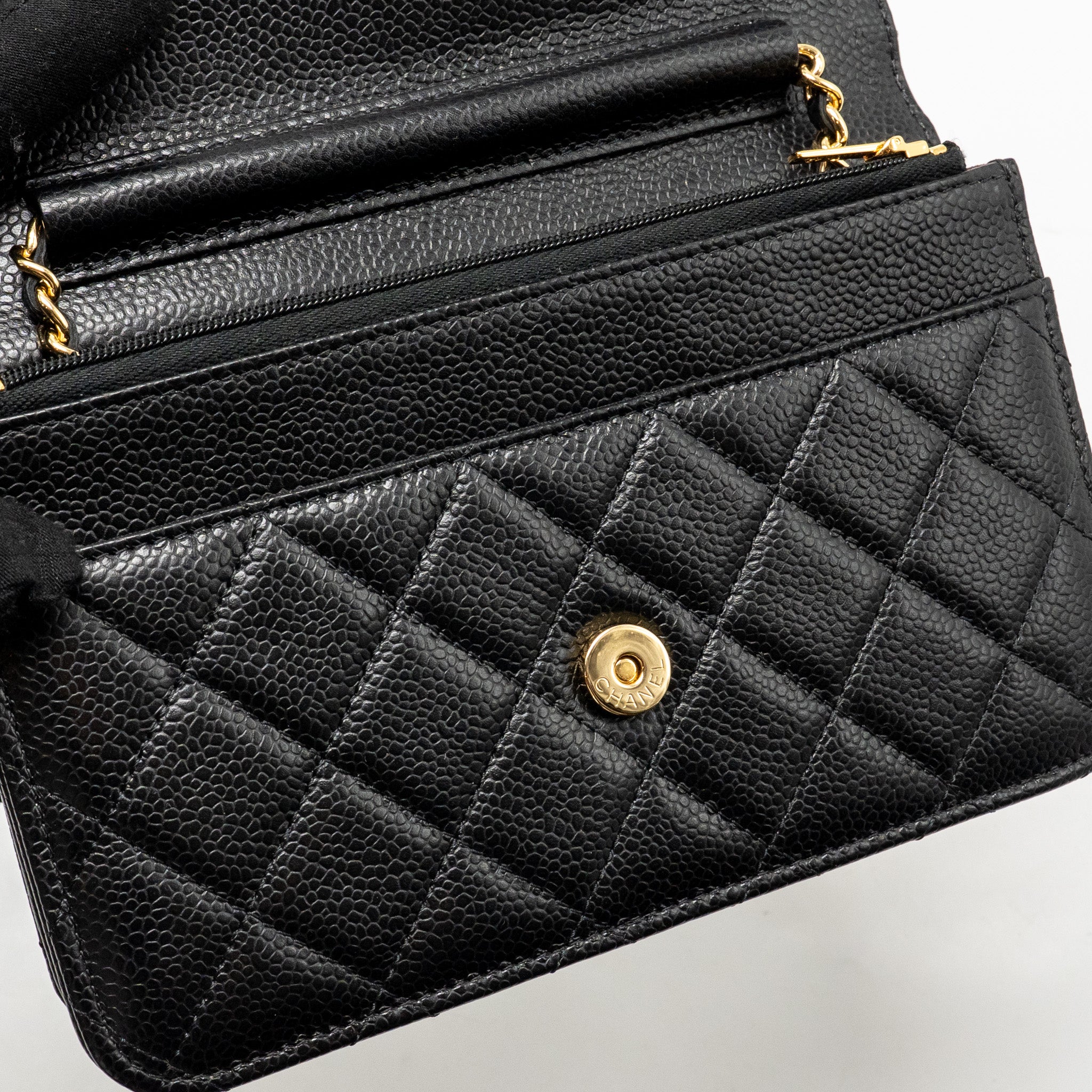 chanel-wallet-on-chain-black-g8ul83ak