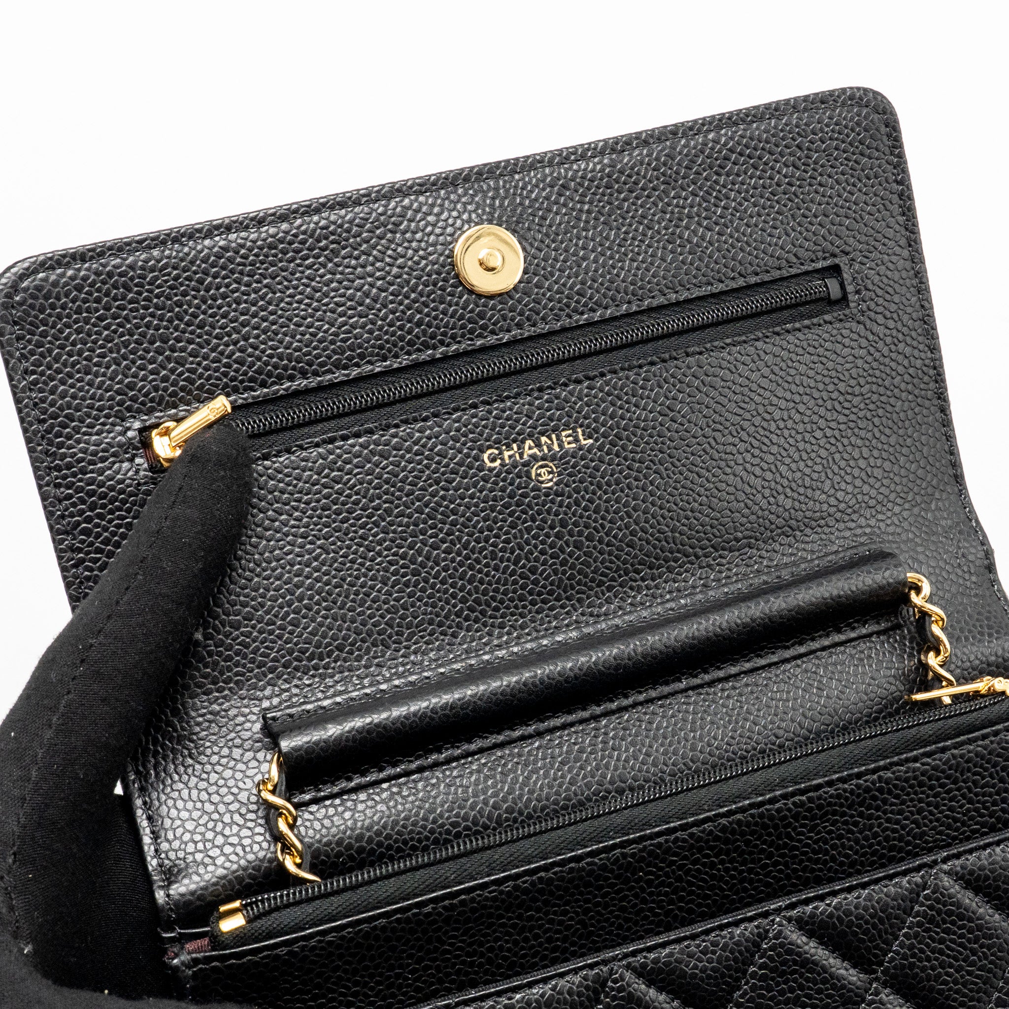 chanel-wallet-on-chain-black-g8ul83ak