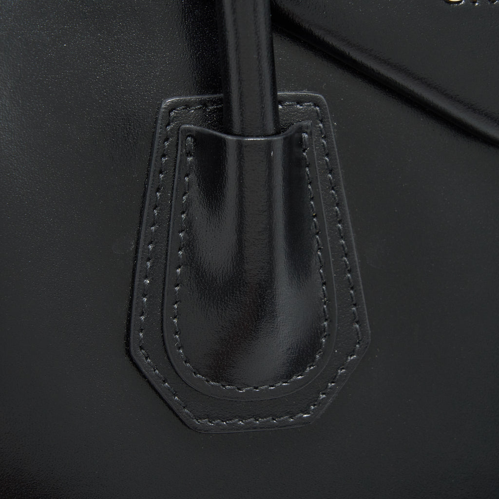 givenchy-medium-antigona-in-black