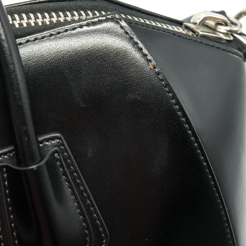 givenchy-medium-antigona-in-black